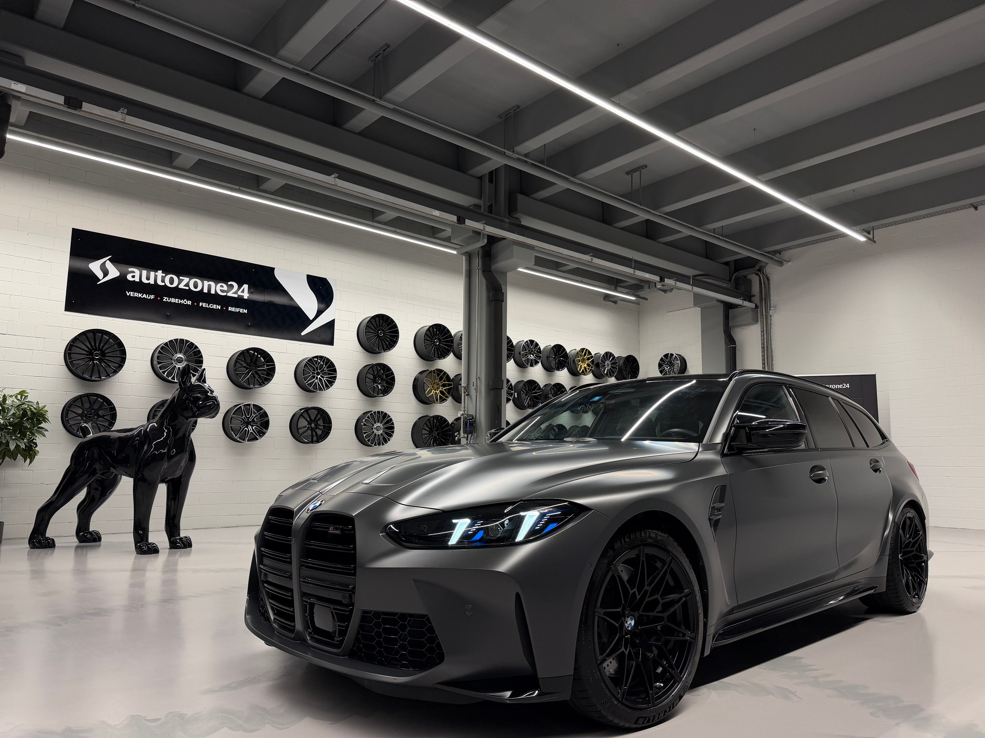 BMW M3 Competition xDrive Touring *BMW Individual Frozen Pure Grey*M Schalensitze Carbon*Werksgarantie*-showroom-element-1