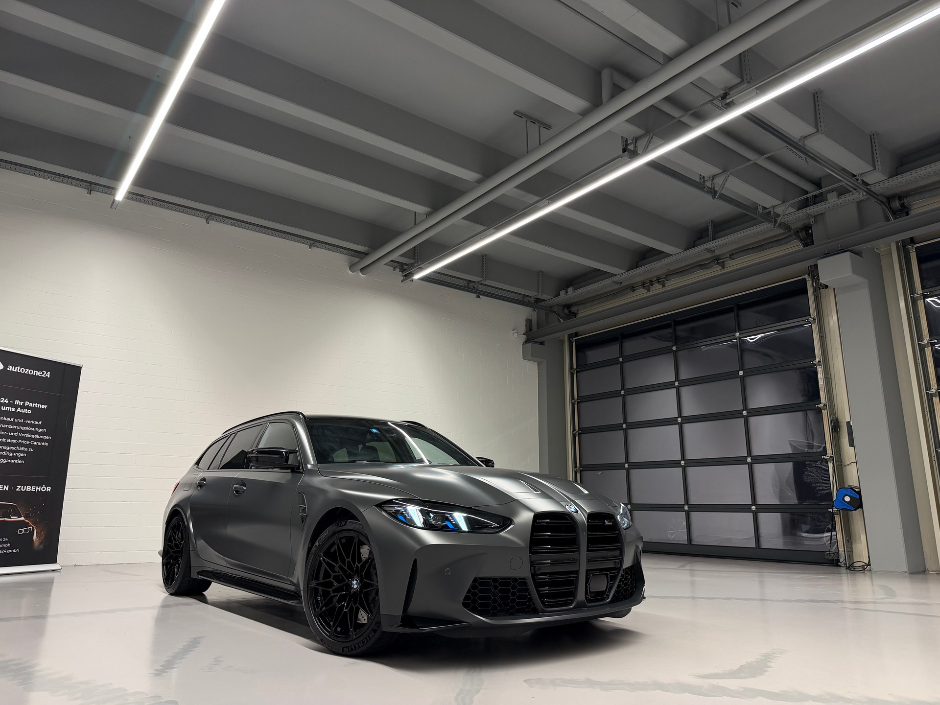 BMW M3 Competition xDrive Touring *BMW Individual Frozen Pure Grey*M Schalensitze Carbon*Werksgarantie*-image-19