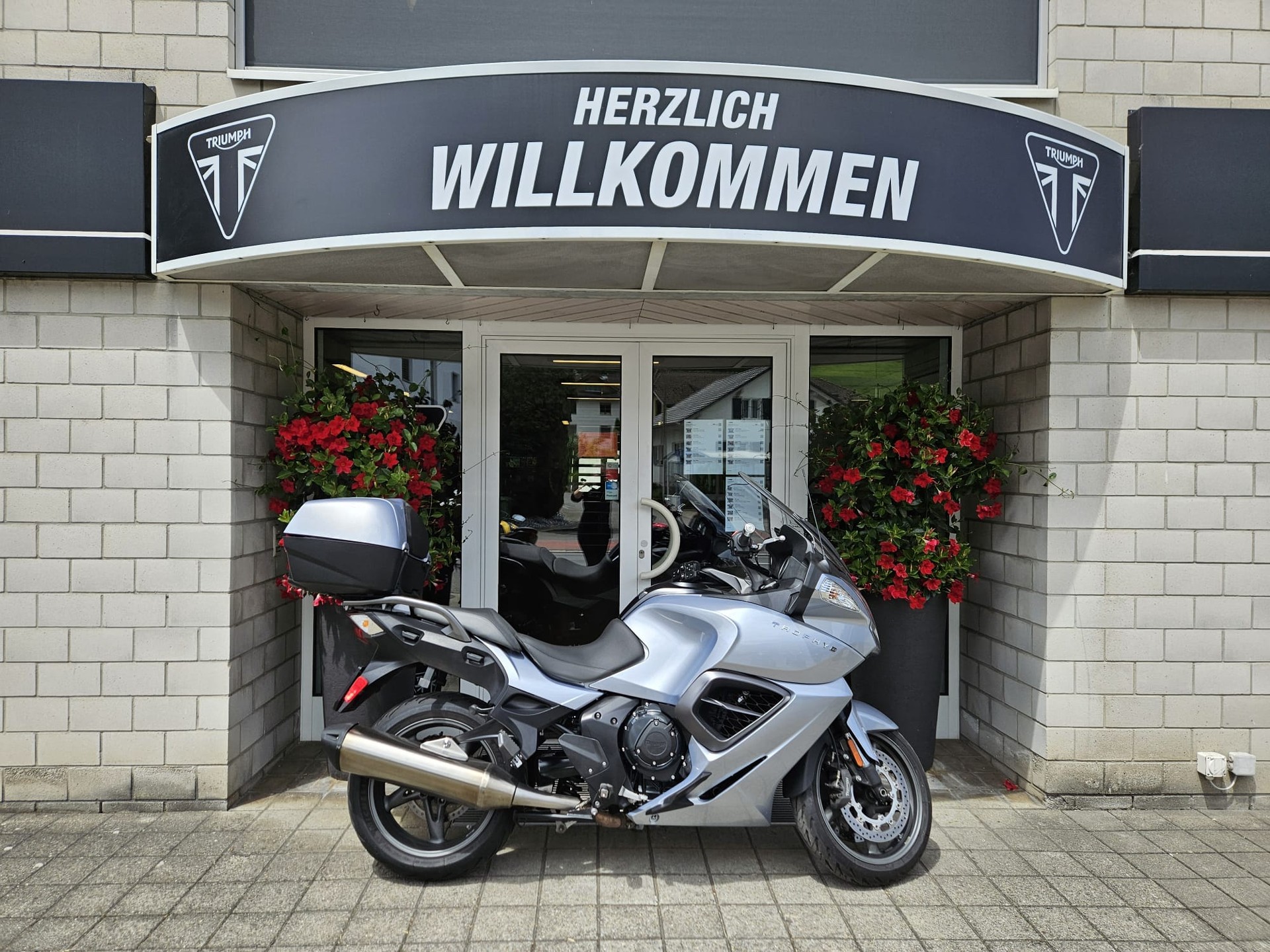 TRIUMPH Trophy 1200 SE ABS-image-0