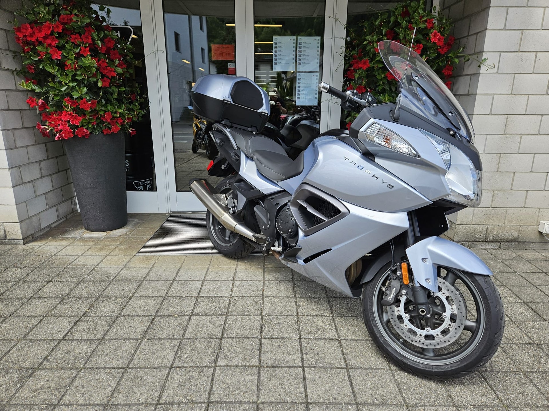 TRIUMPH Trophy 1200 SE ABS-image-2