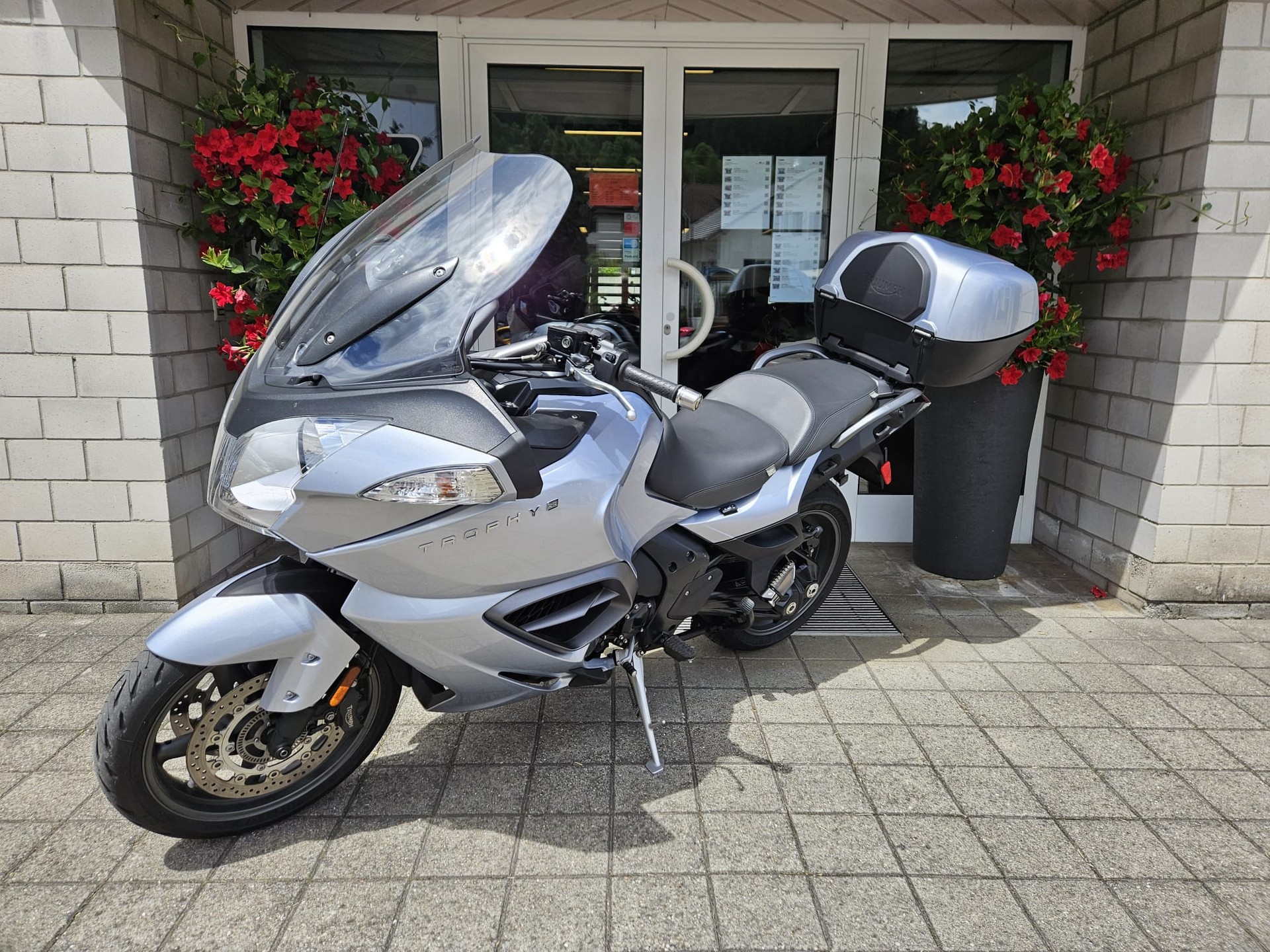 TRIUMPH Trophy 1200 SE ABS-image-3