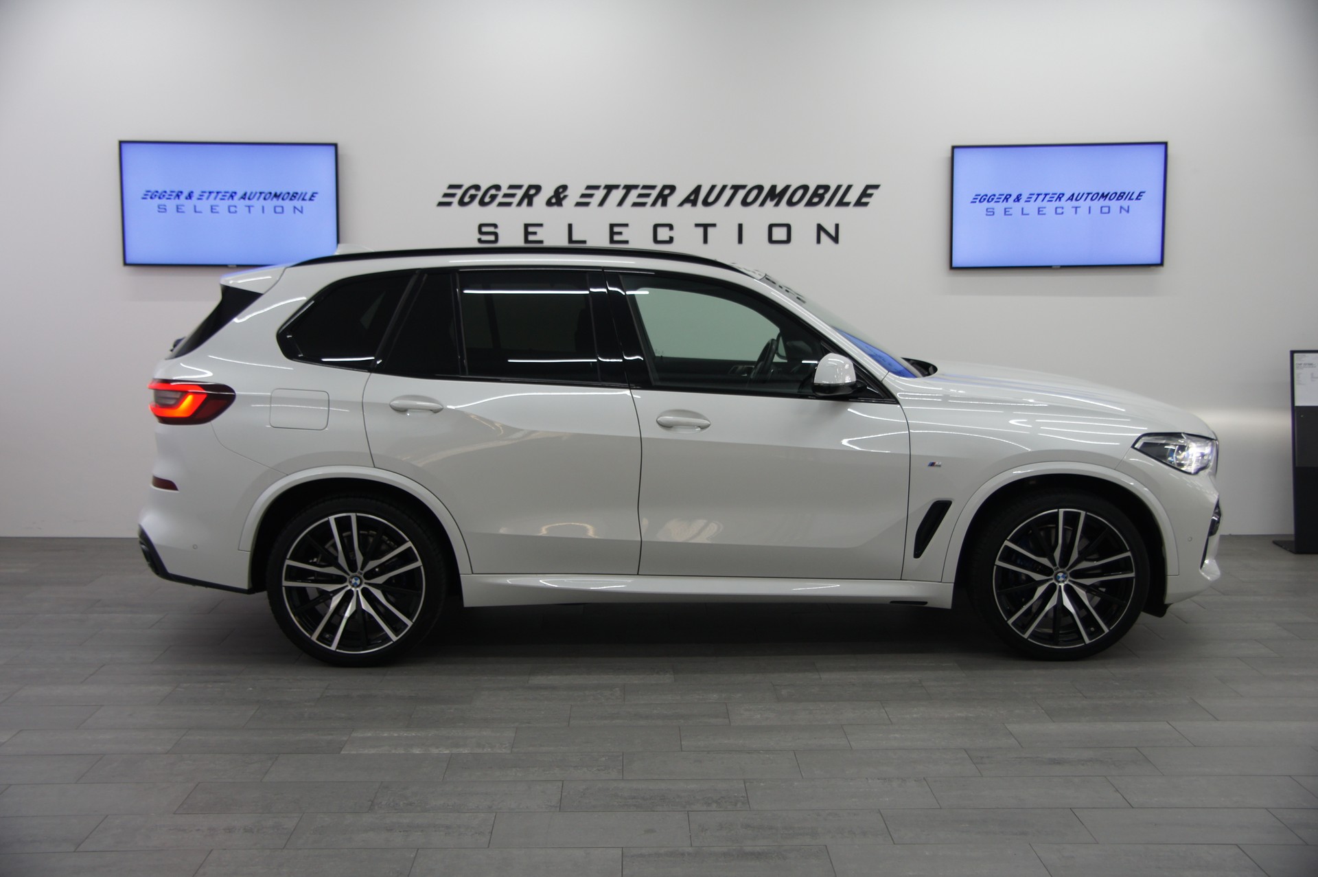 BMW X5 xDrive 48V 40d Steptronic-showroom-element-3