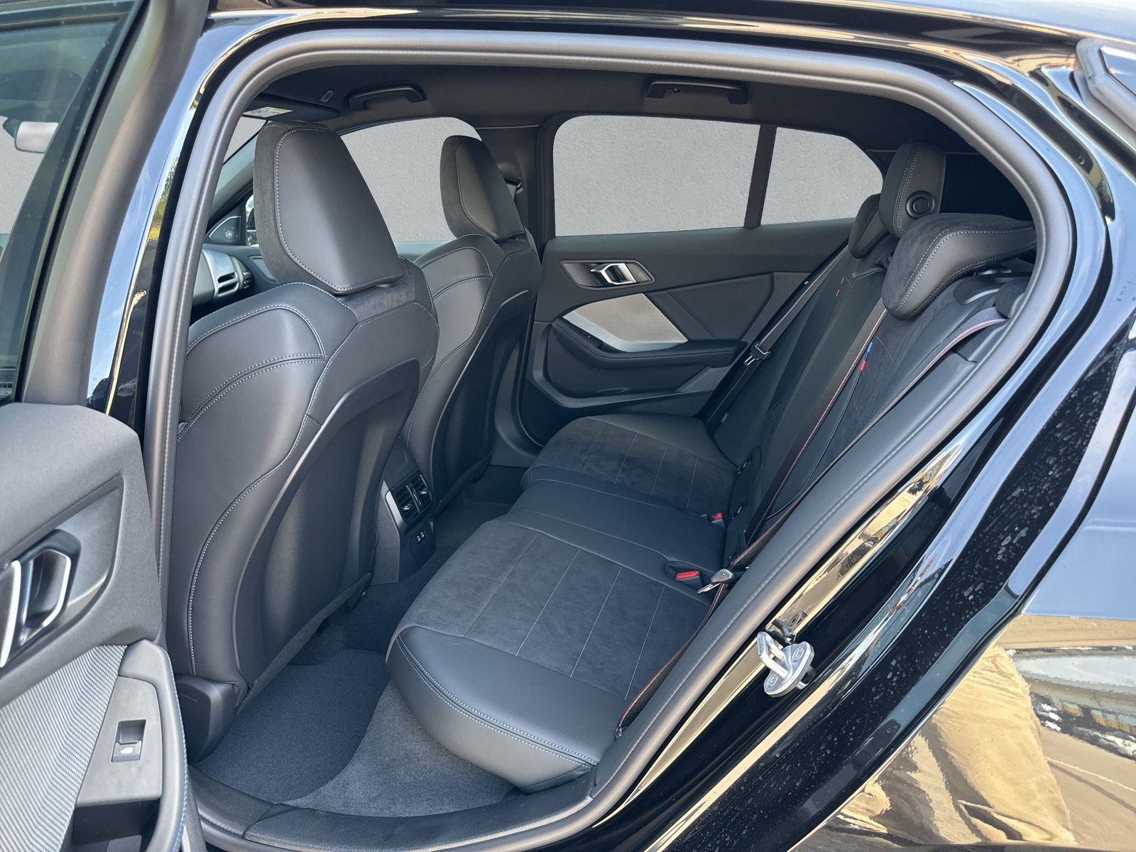 BMW 123 xDrive M Sport Pro Steptronic-image-15