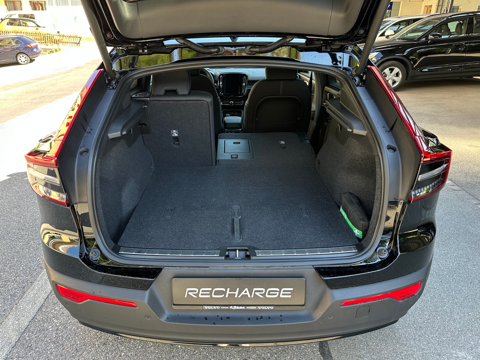 VOLVO C40 Recharge P8 Twin AWD Pure Electric Ultimate-image-14