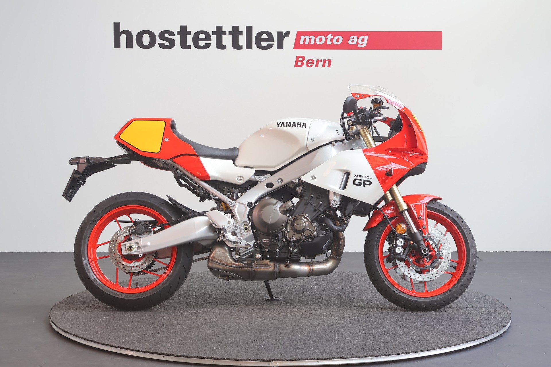 YAMAHA XSR 900 GP-showroom-element-1