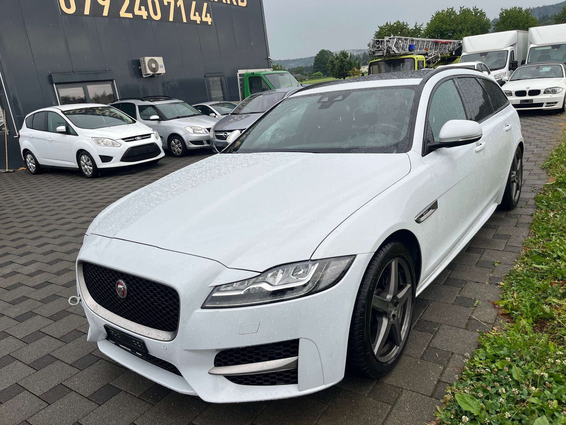 JAGUAR XF Sportbrake 25d R-Sport AWD Automatic-image-10