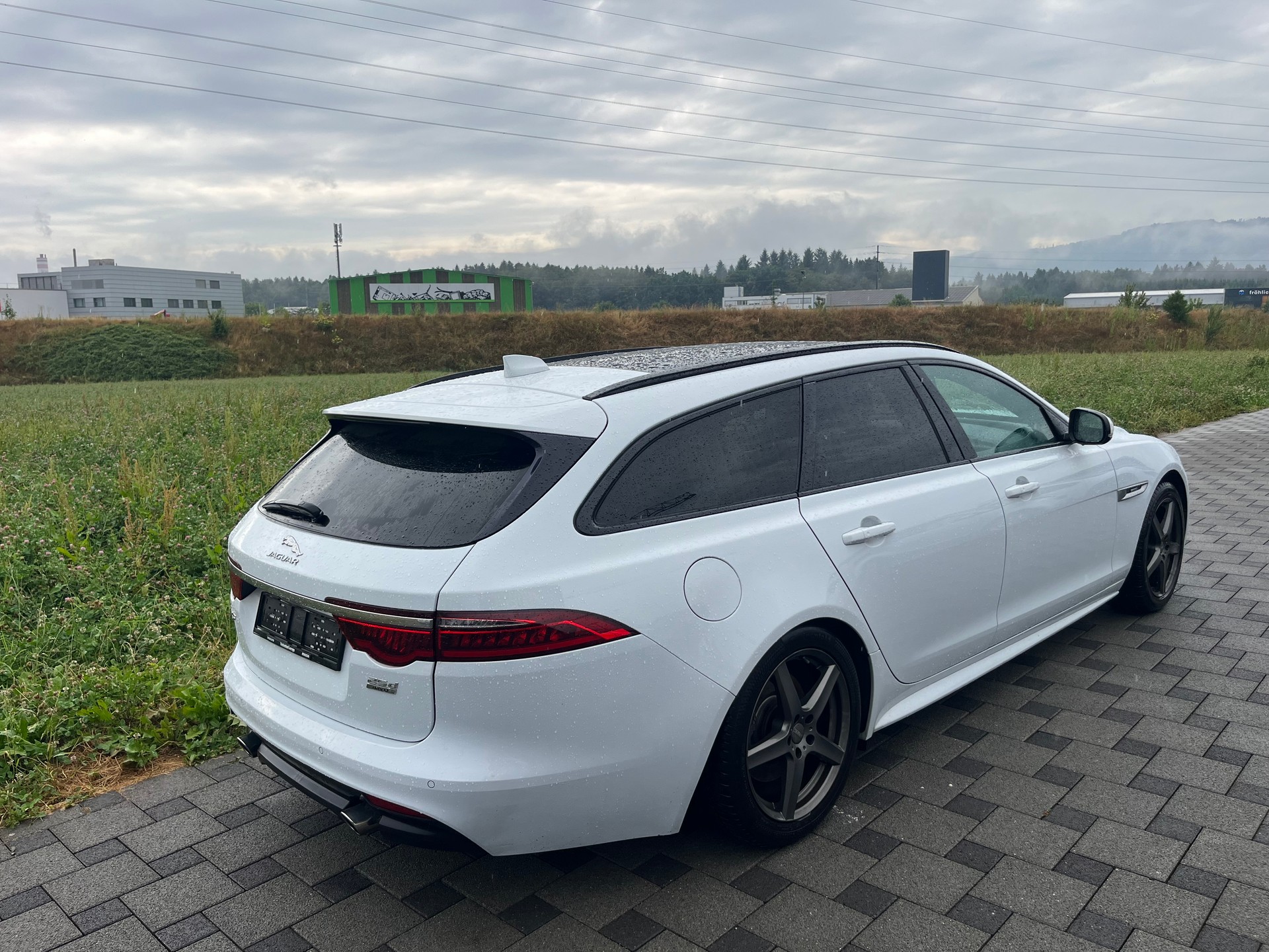 JAGUAR XF Sportbrake 25d R-Sport AWD Automatic-image-6