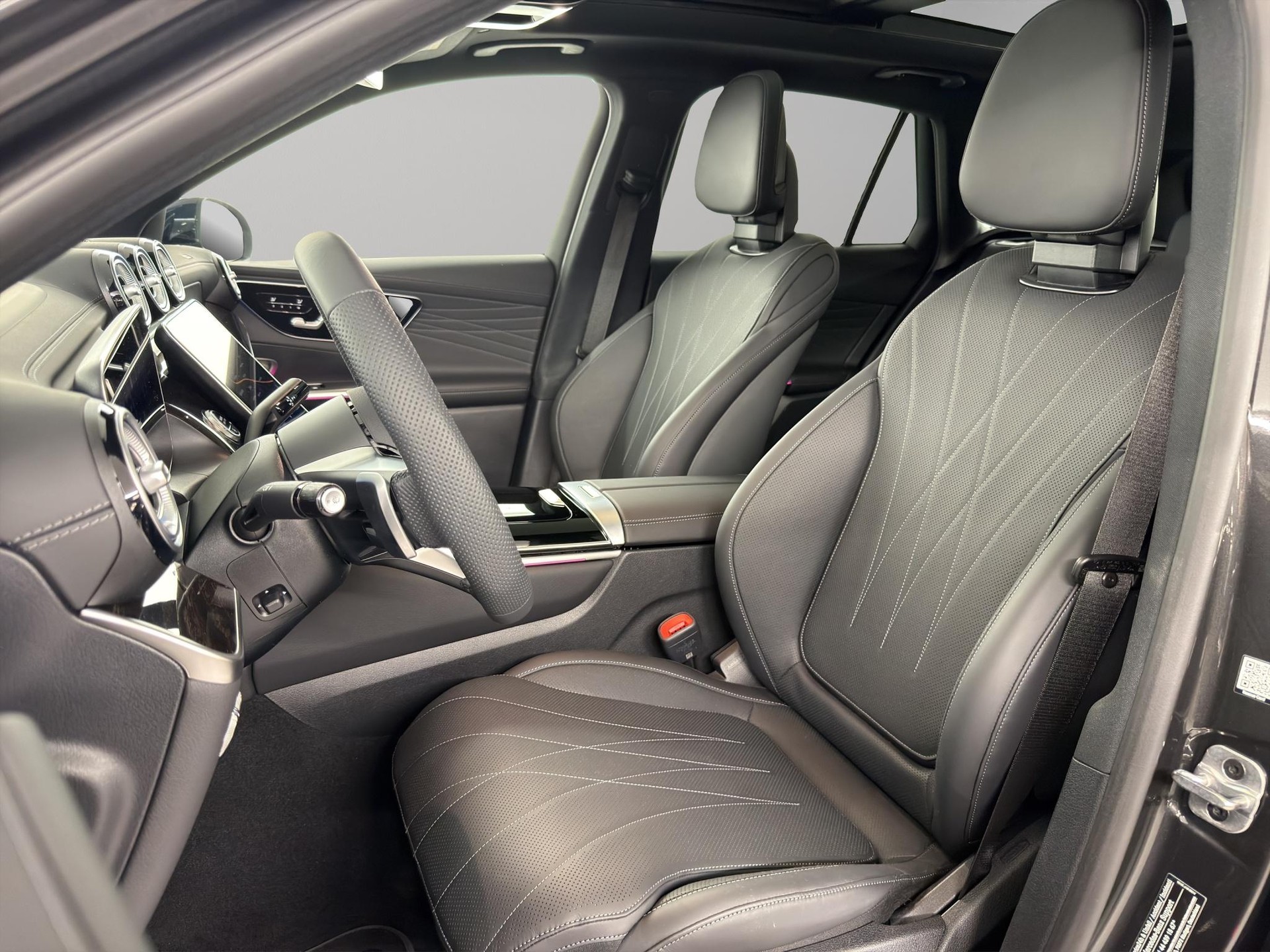MERCEDES-BENZ GLC 300 d AMG Line 4matic-image-8