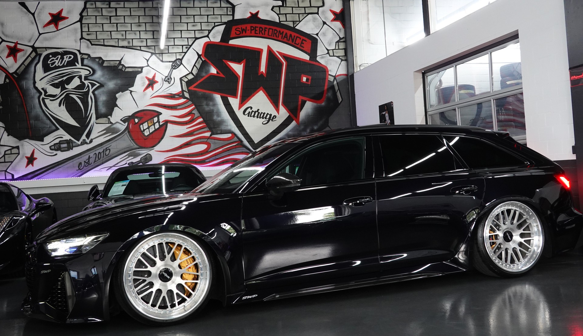 AUDI RS6 AVANT 4.0 TFSI V8 QUATTRO 1OF1 KW-ROTIFORM-CARBON-AKRA-APR ON TOP-showroom-element-1