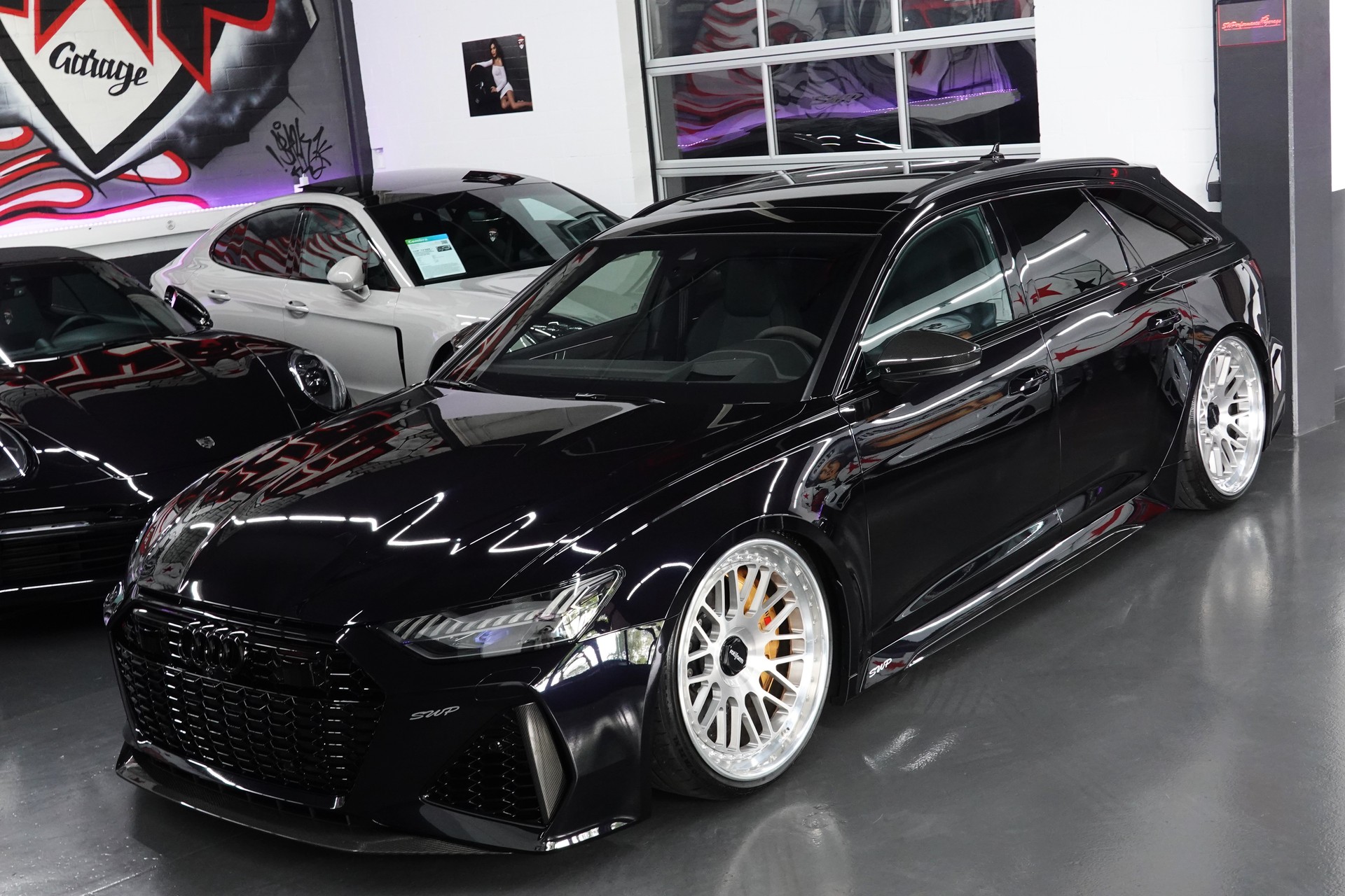 AUDI RS6 AVANT 4.0 TFSI V8 QUATTRO 1OF1 KW-ROTIFORM-CARBON-AKRA-APR ON TOP-showroom-element-2