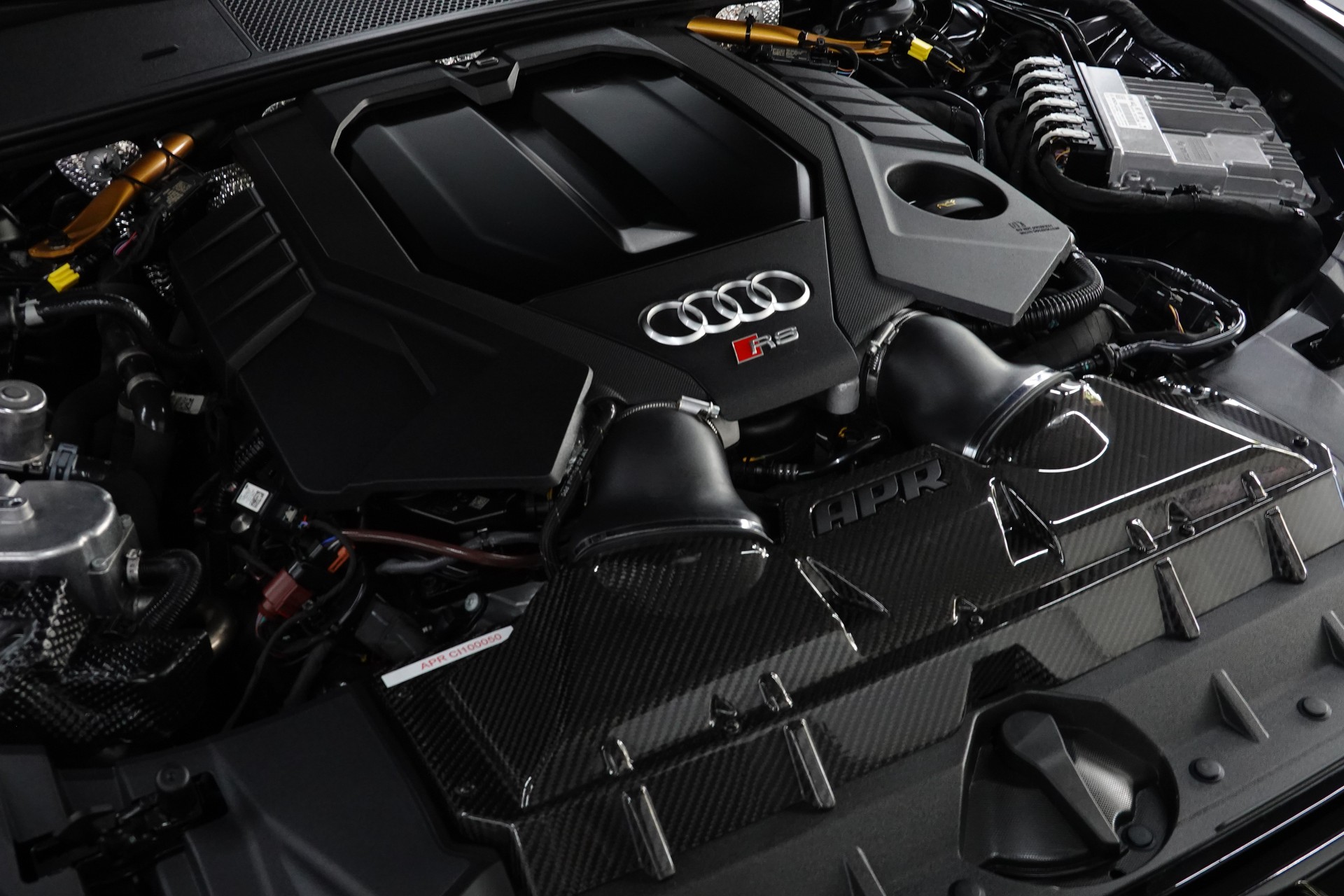 AUDI RS6 AVANT 4.0 TFSI V8 QUATTRO 1OF1 KW-ROTIFORM-CARBON-AKRA-APR ON TOP-image-5
