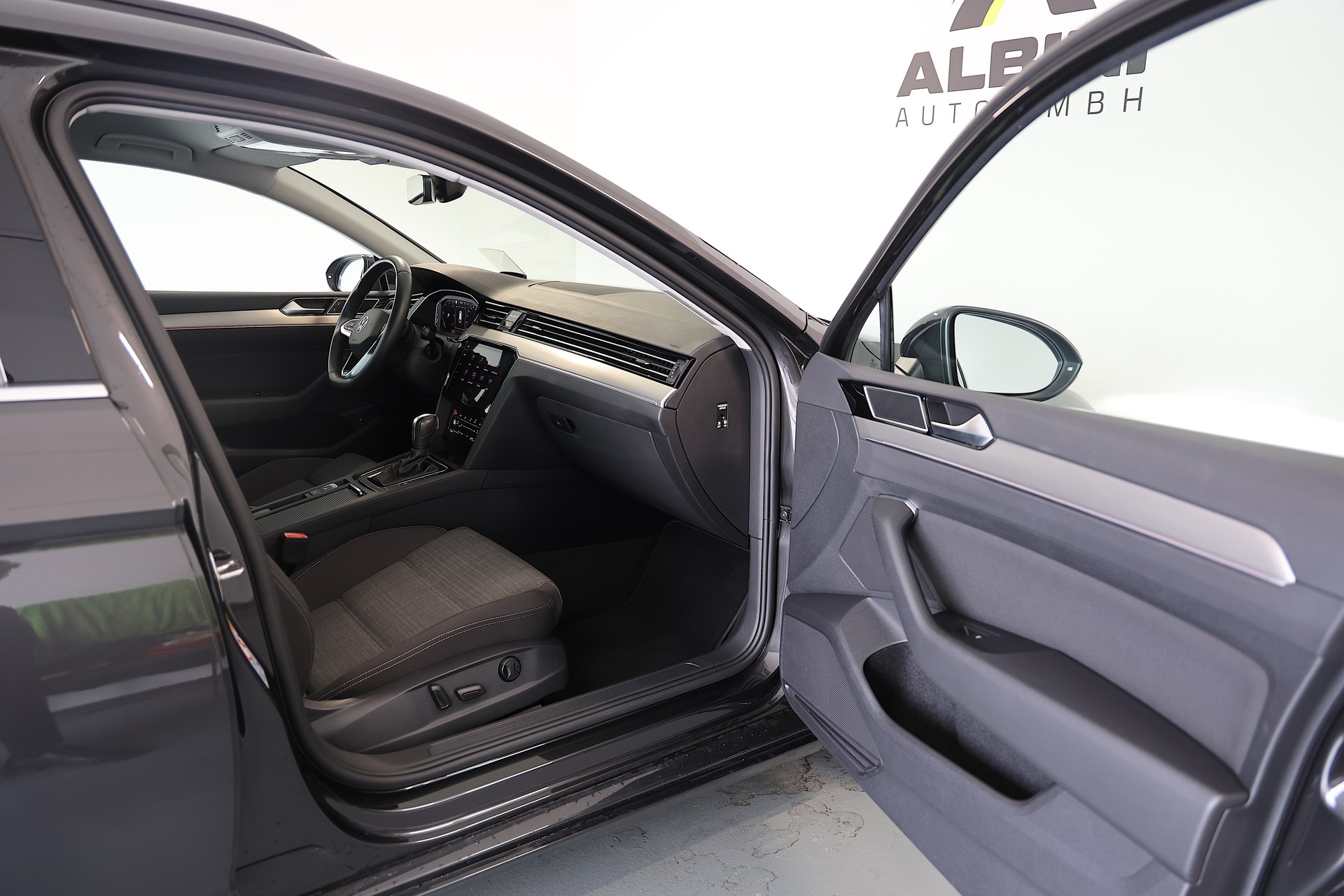 VW Passat 2.0 TDI BMT Business DSG-image-10