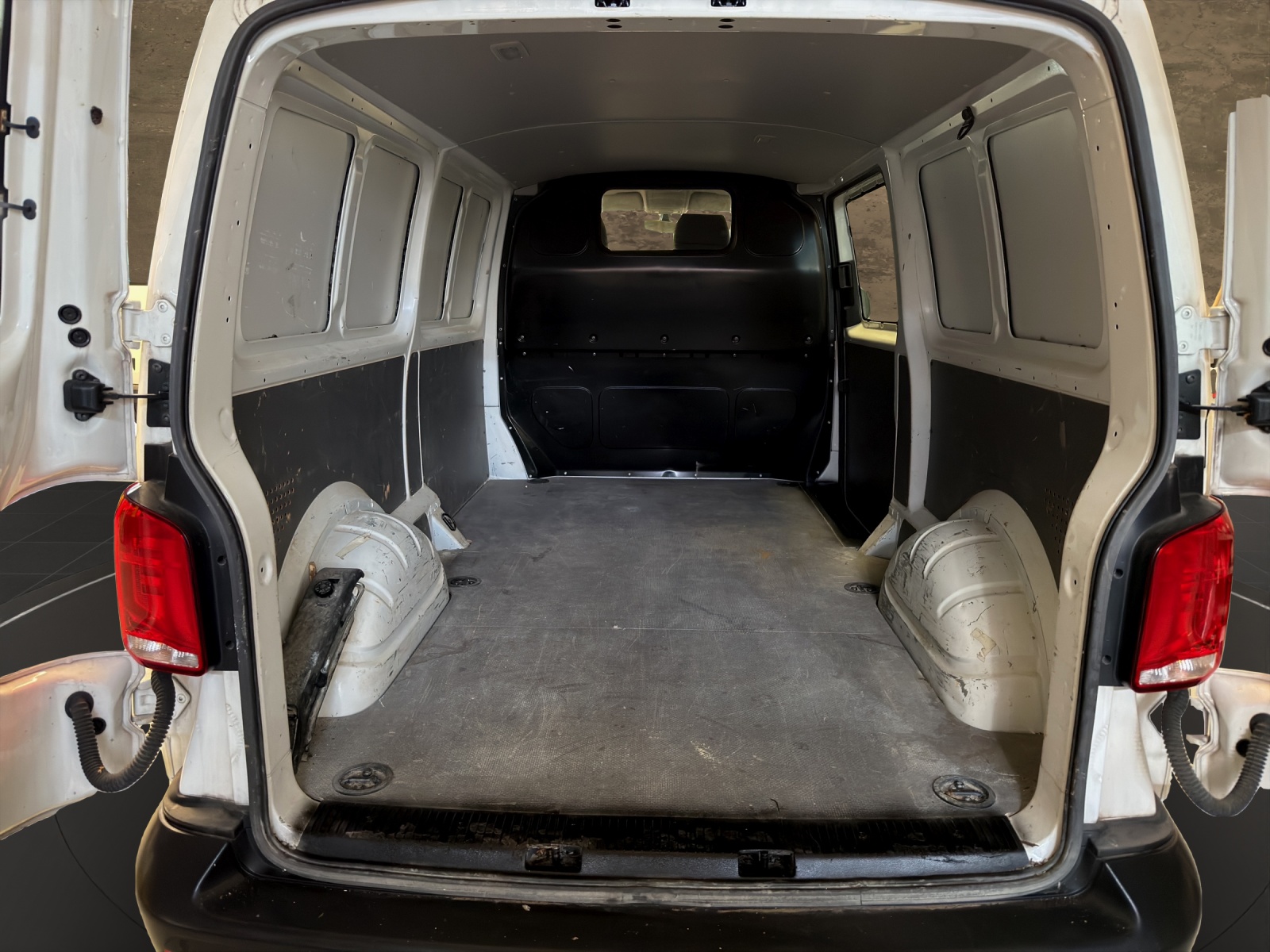 VW T6.1 2.0 TDI-image-7