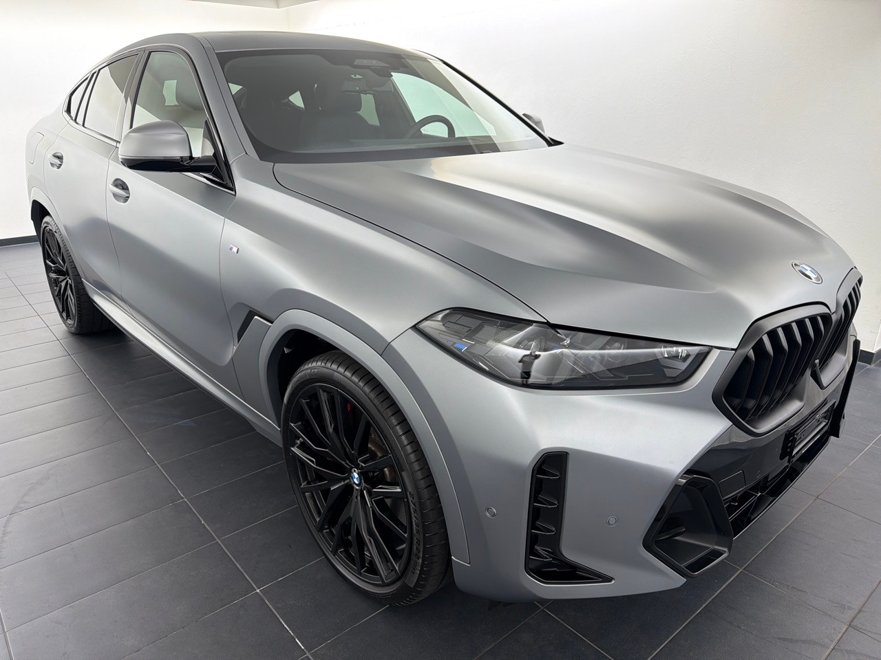 BMW X6 xDrive 48V 40d M Sport Pro-showroom-element-3