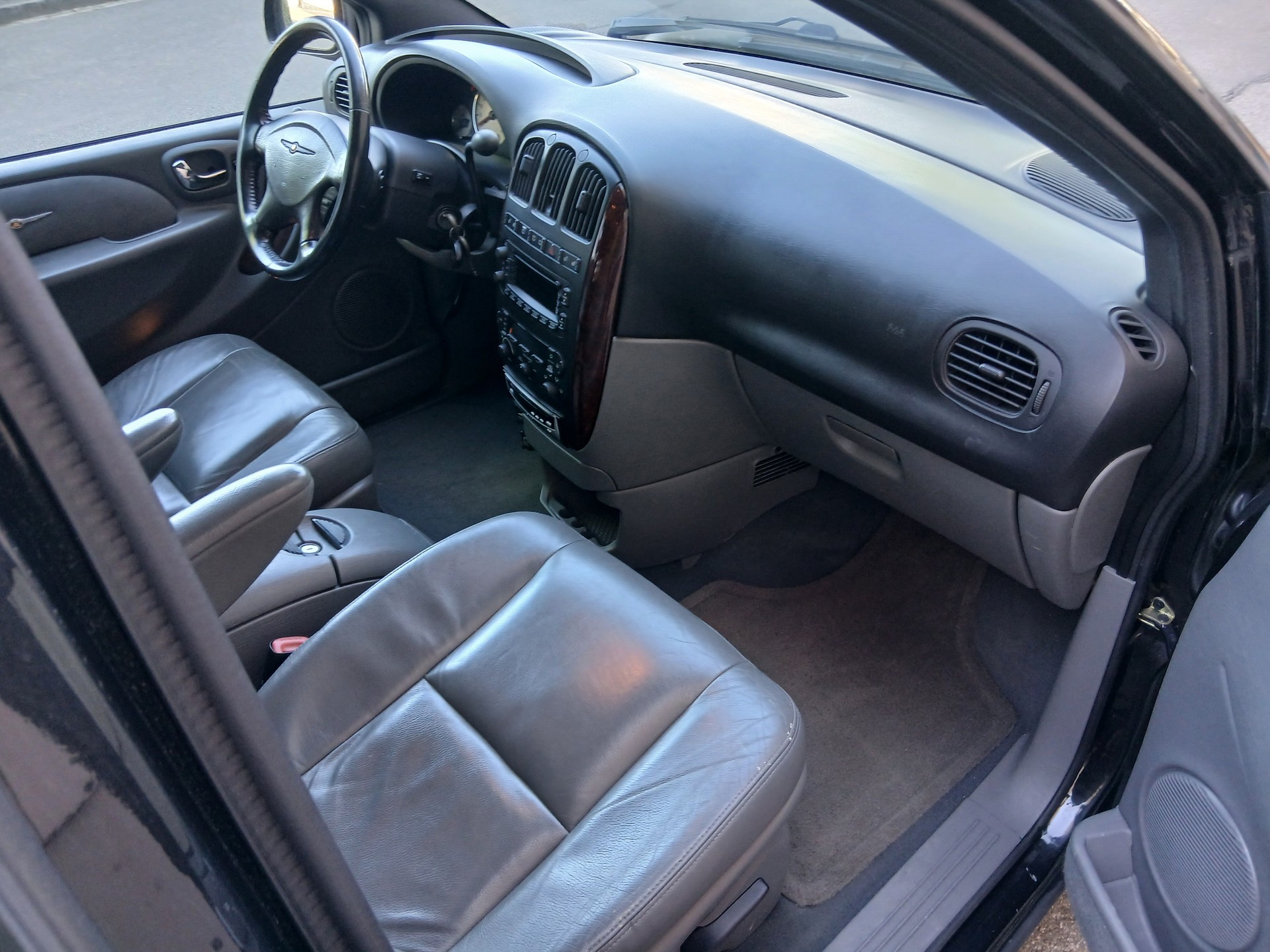 CHRYSLER Grand Voyager 3.3 LTD AWD-image-7