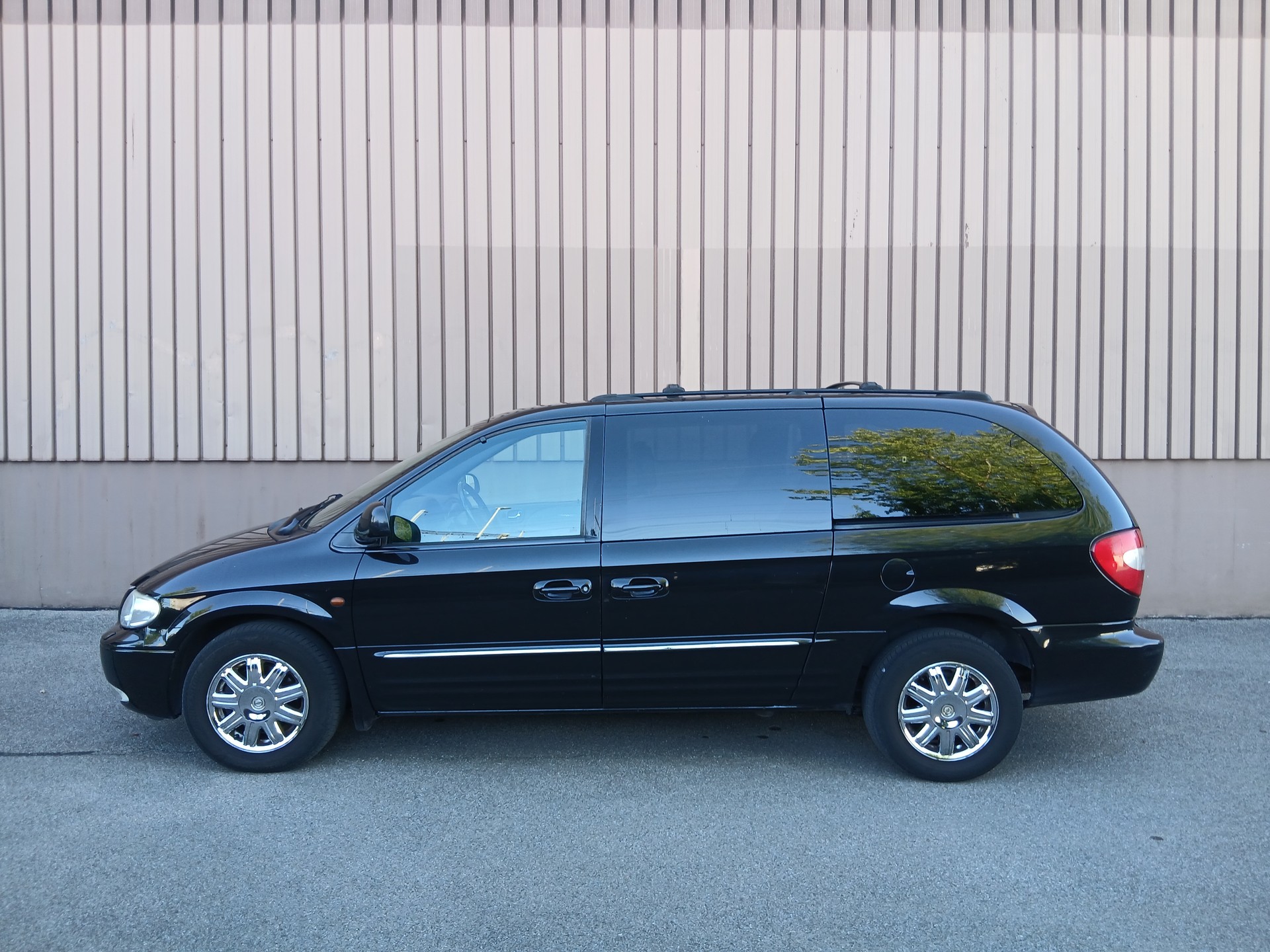 CHRYSLER Grand Voyager 3.3 LTD AWD-image-1