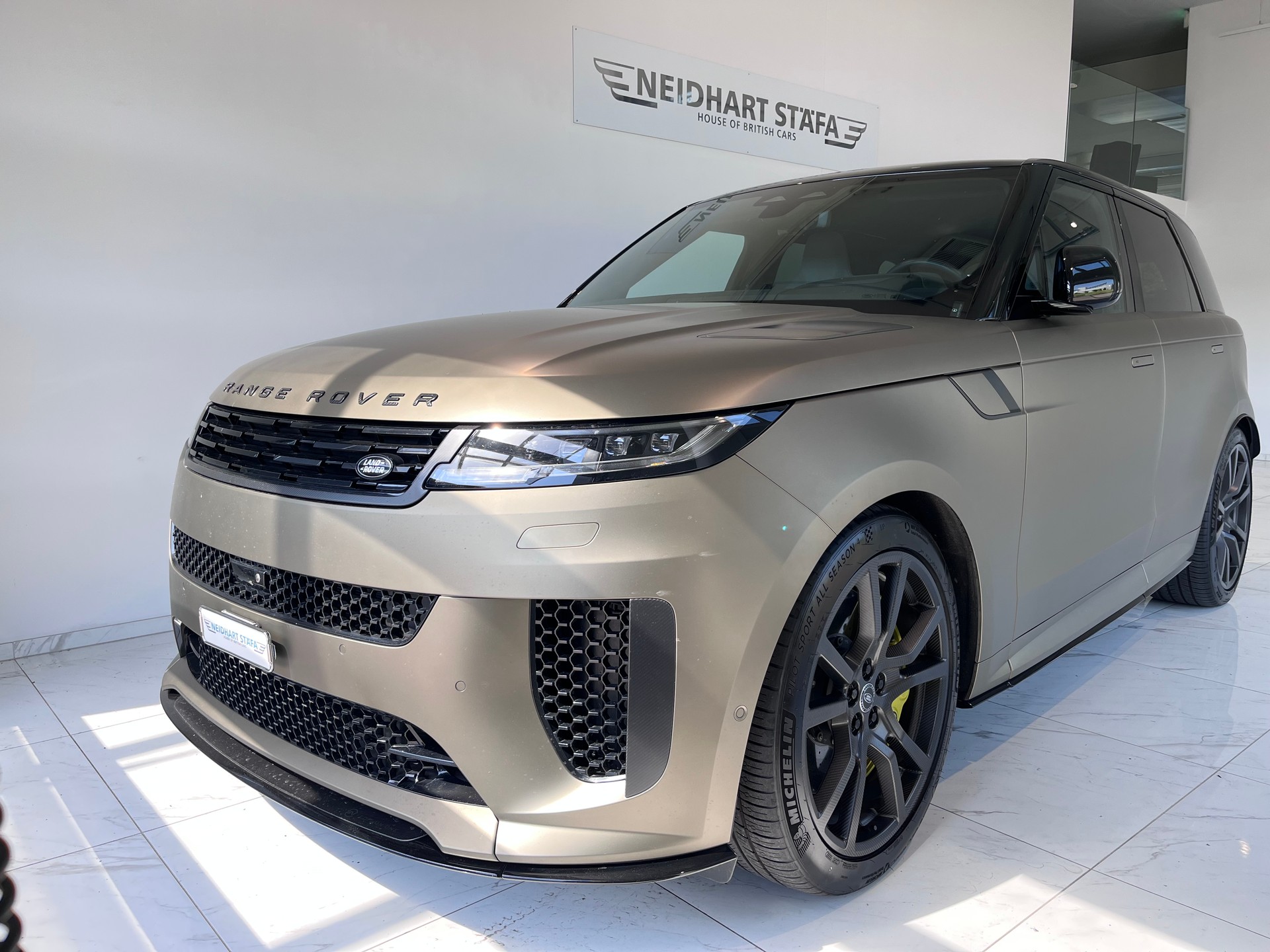 LAND ROVER Range Rover Sport P635 SV EDITION ONE-showroom-element-1