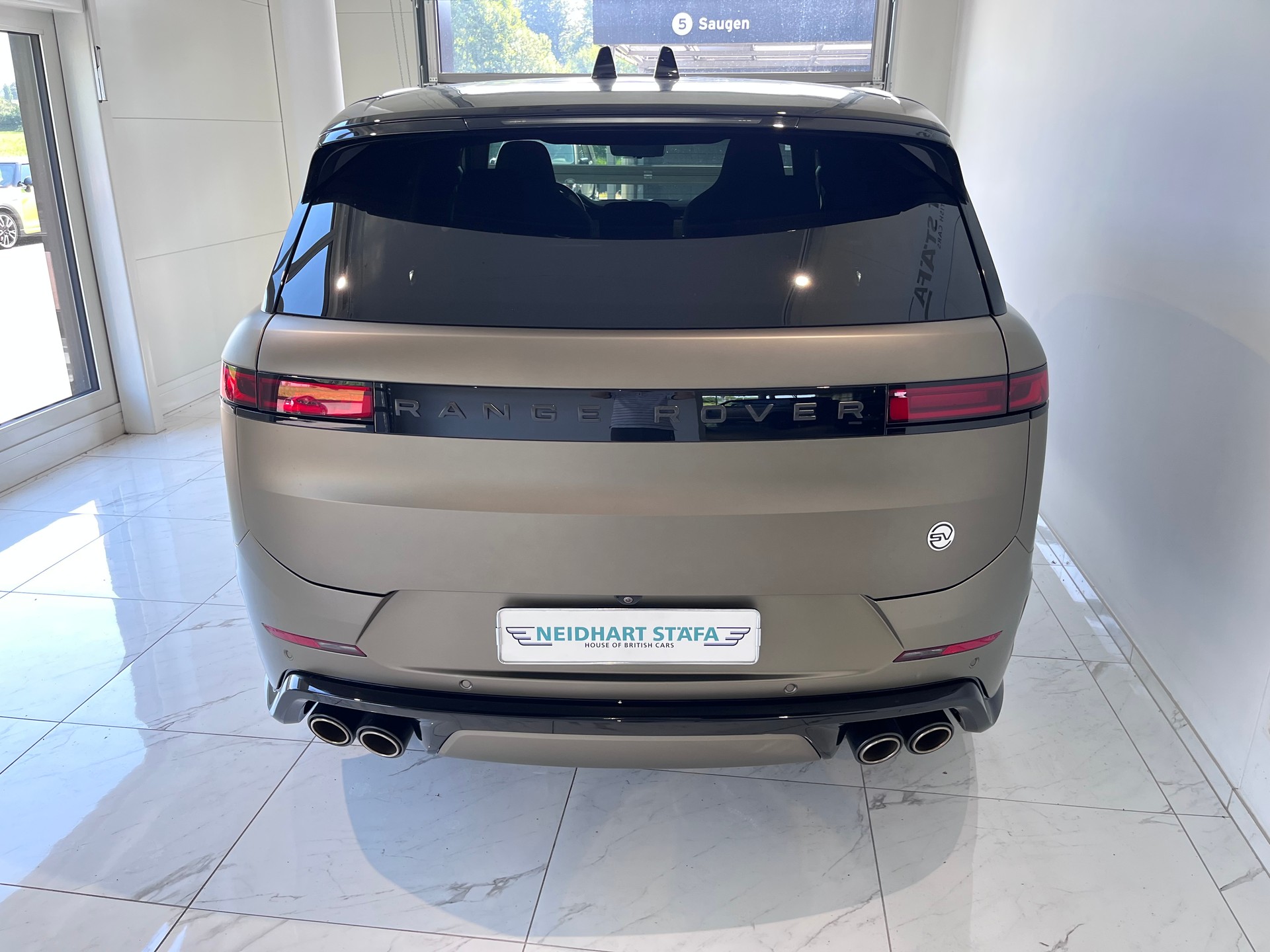 LAND ROVER Range Rover Sport P635 SV EDITION ONE-showroom-element-3