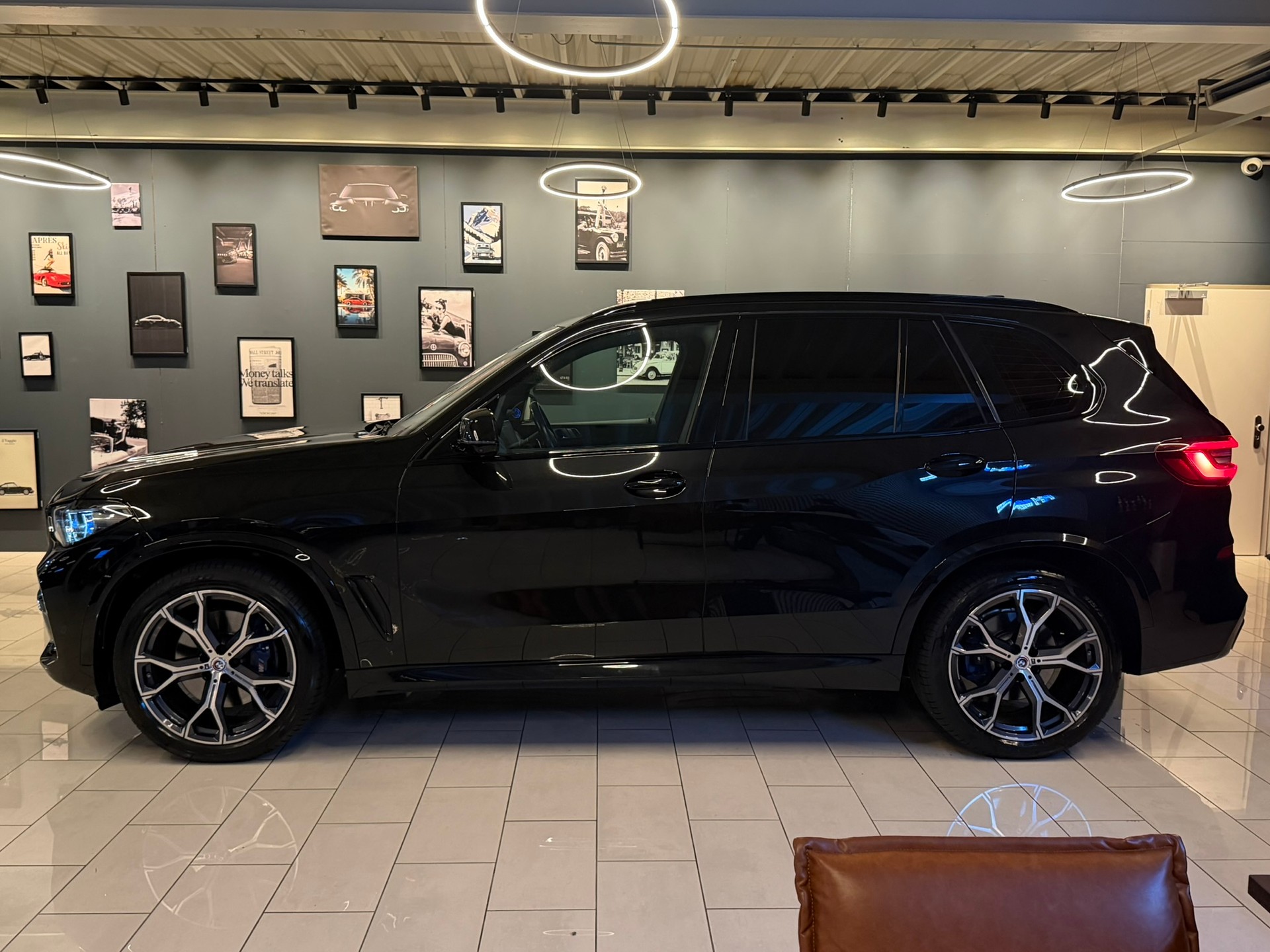 BMW X5 xDrive 48V 30d M Sport Steptronic-showroom-element-3