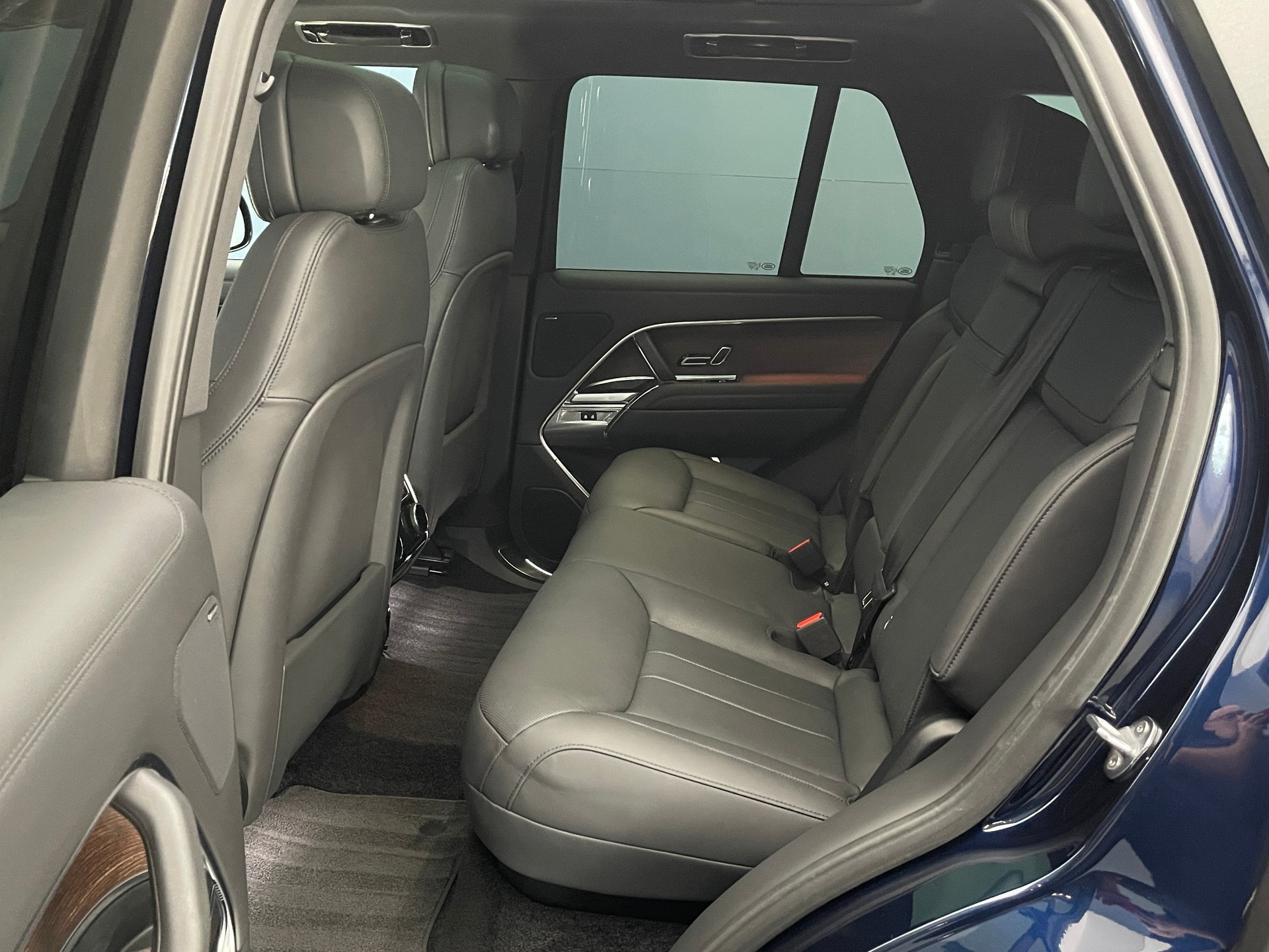LAND ROVER Range Rover 3.0 Si6 P440e SE-image-9