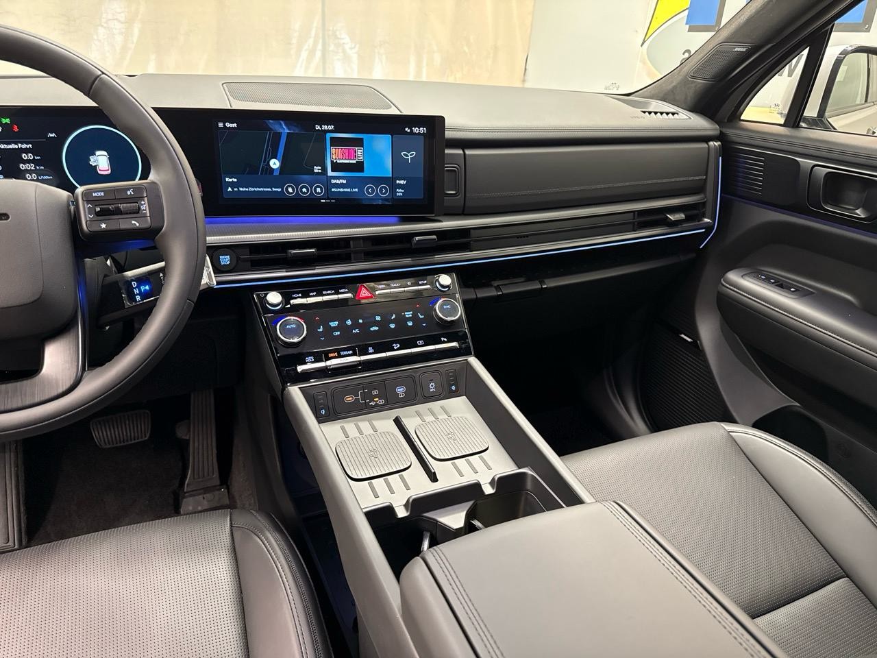 HYUNDAI Santa Fe 1.6 T-GDi PHEV Calligraphy 4WD Automatic-image-9