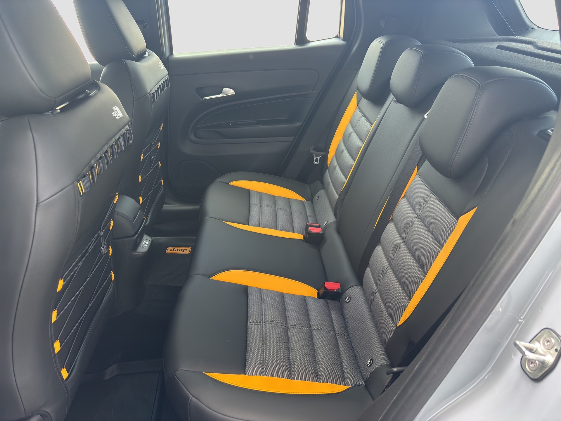 JEEP Avenger 1.2 Turbo MHEV The North Face 4xe-image-14