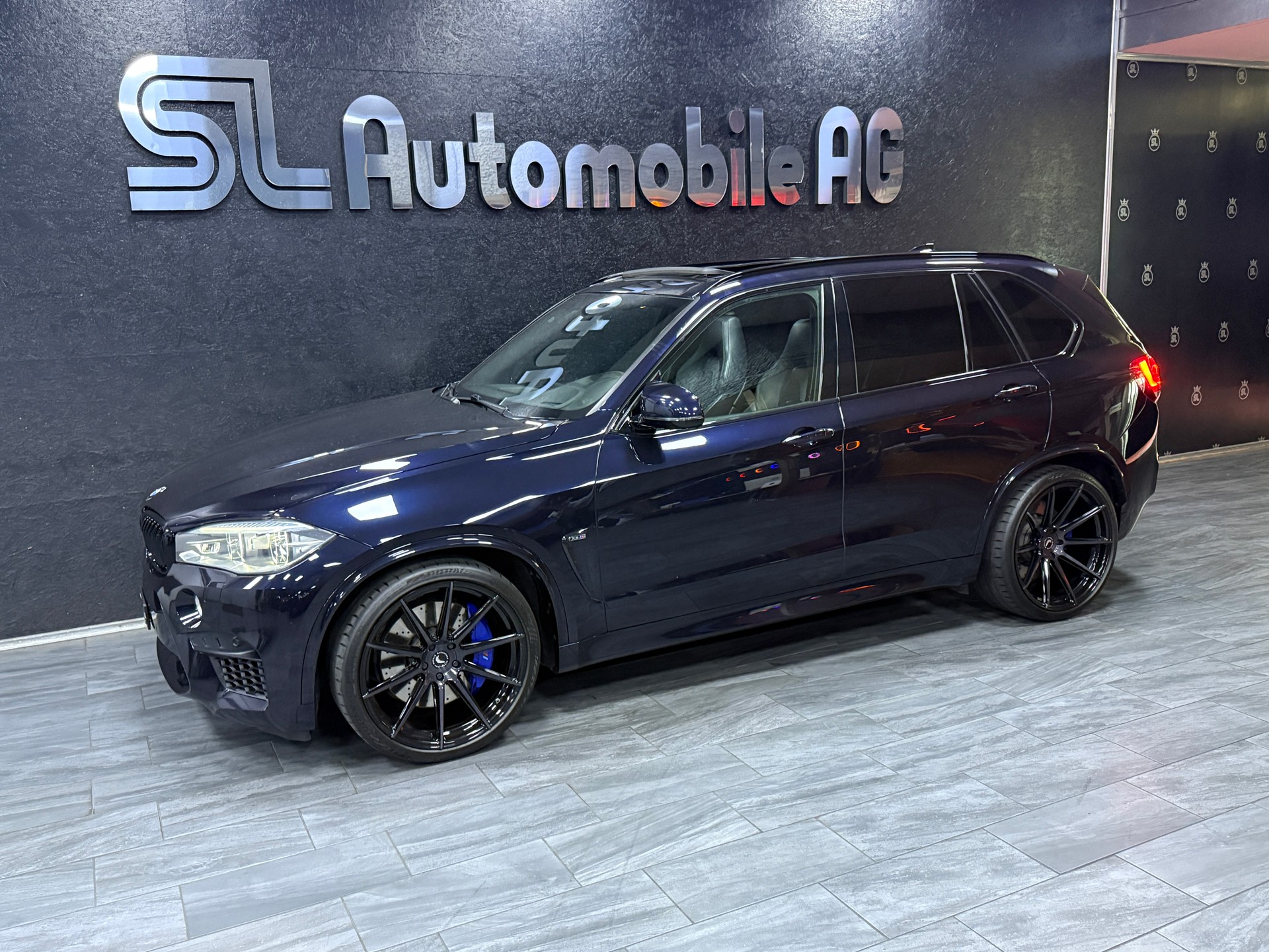 BMW X5M Edition Black Fire Steptronic / Vollausstattung-showroom-element-3