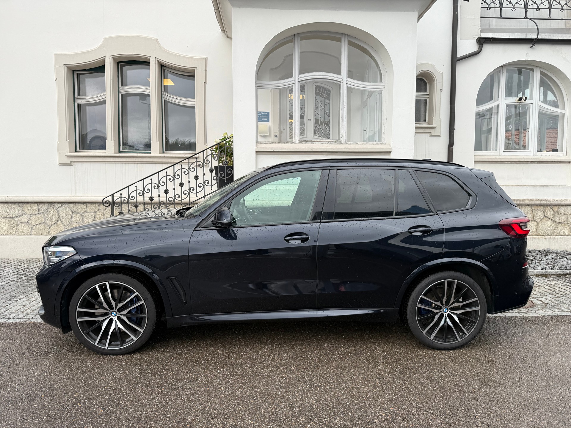 BMW X5 30d xDrive M-SPORT * 7 SITZER * 22 ZOLL ALUFELGEN *-showroom-element-2