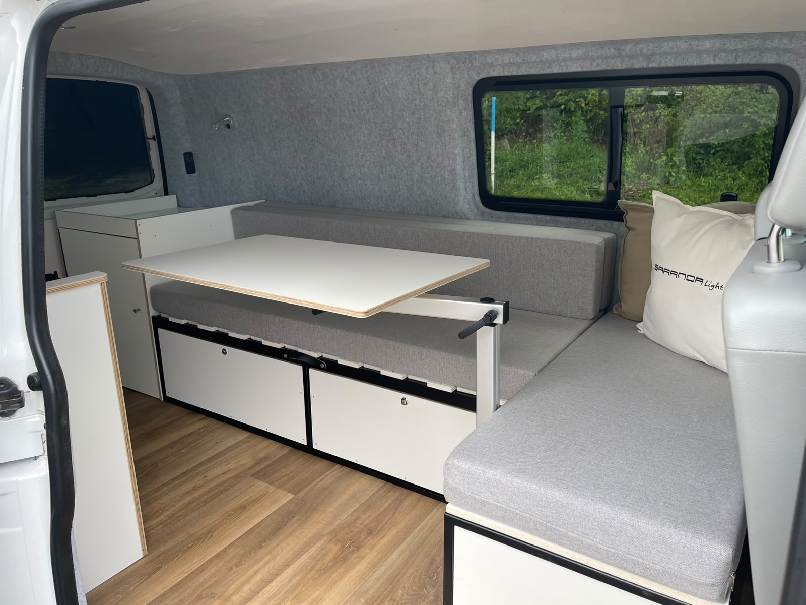 VW T5 Saranda Beach-showroom-element-1