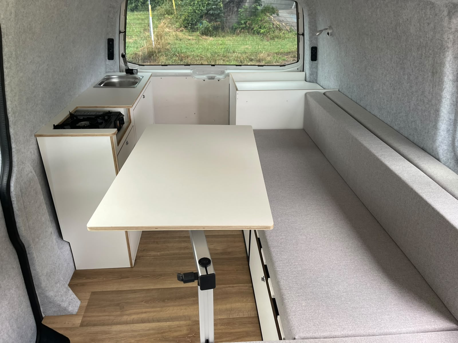 VW T5 Saranda Beach-showroom-element-3