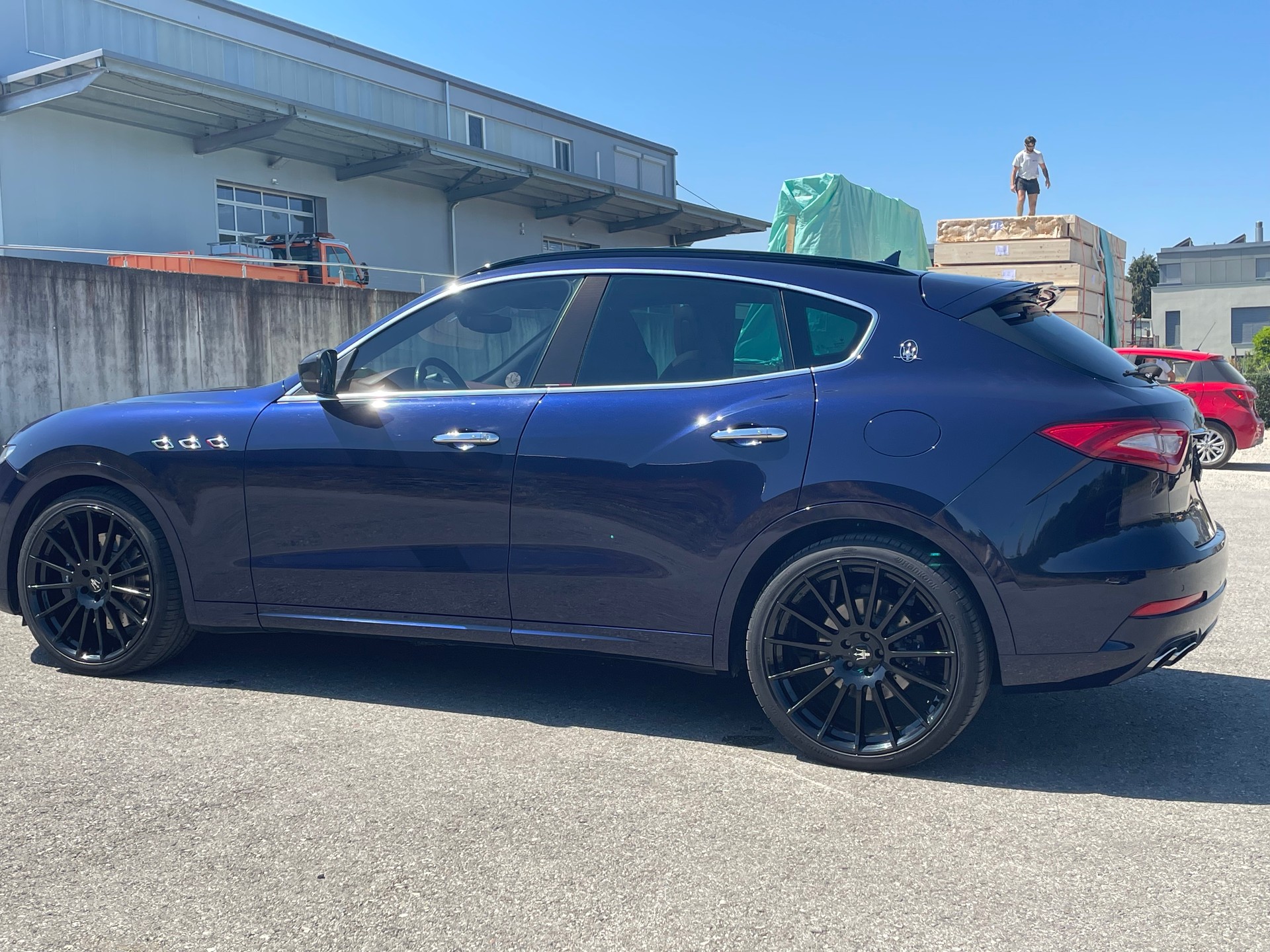 MASERATI Levante S 3.0 V6 Automatica, Frisch ab MFK 17.07.2026-showroom-element-3