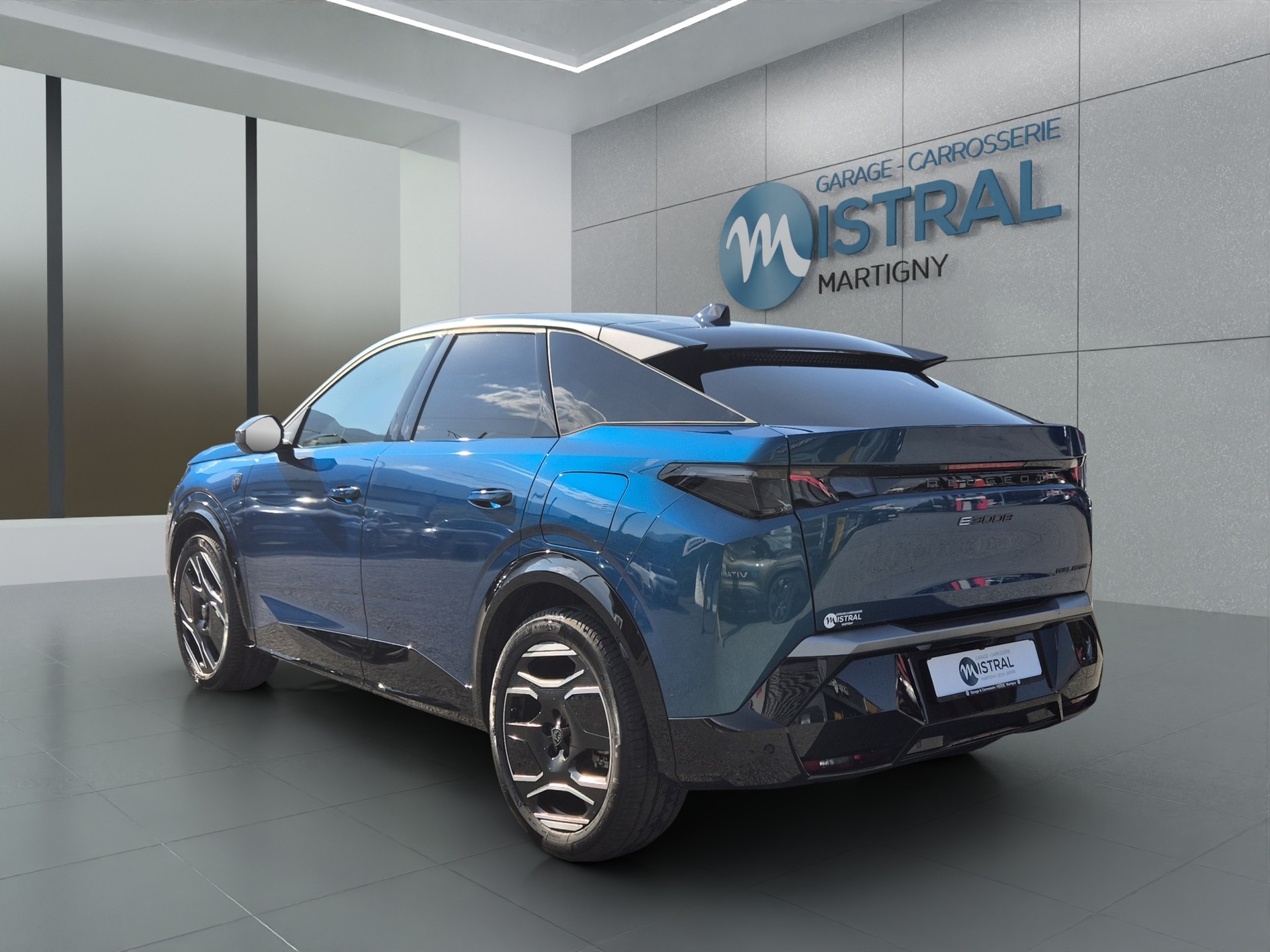 PEUGEOT 3008 e-Launch Edition AWD-showroom-element-3