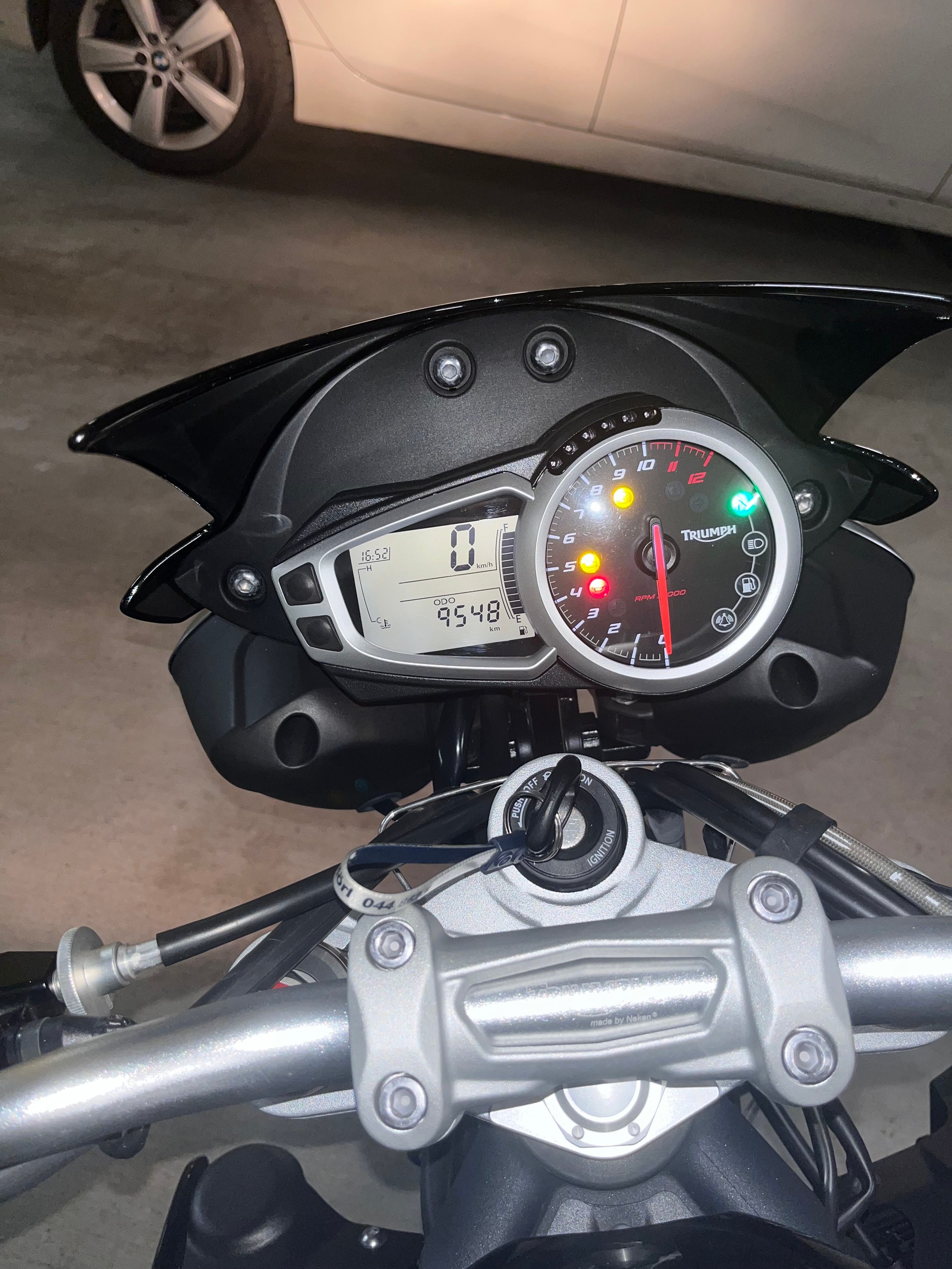 TRIUMPH Speed Triple 1050 ABS-image-2