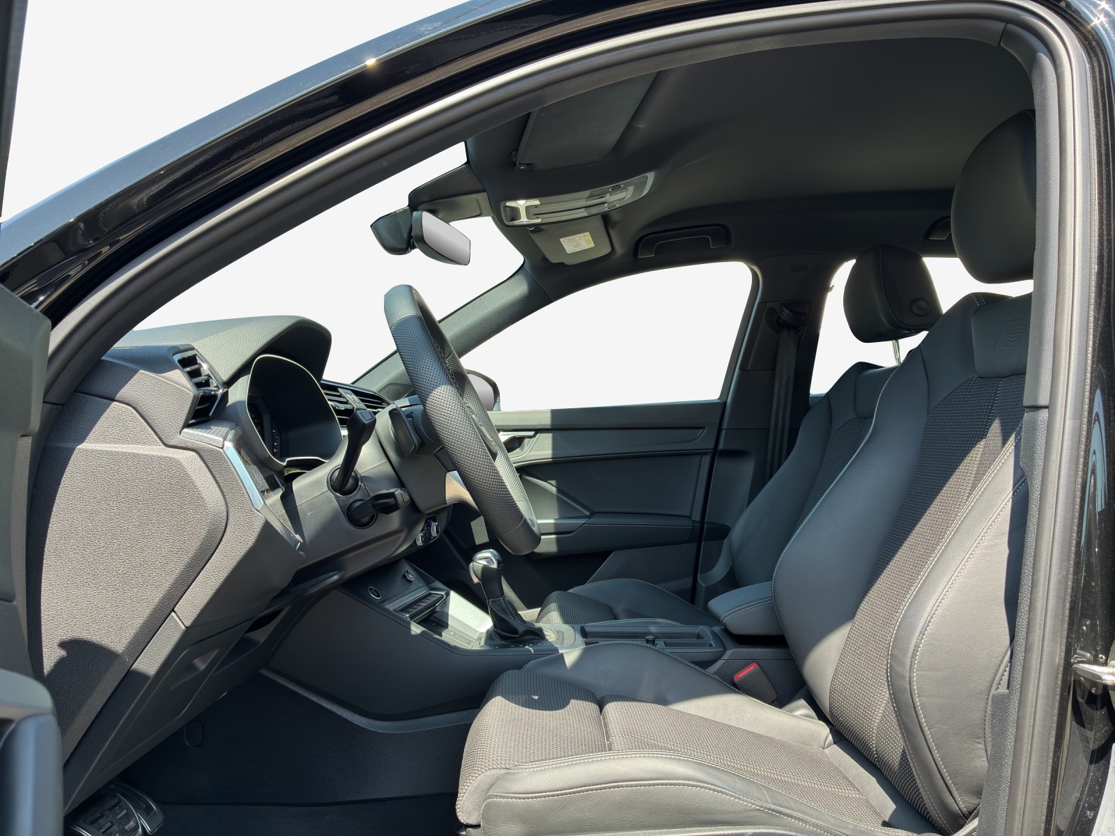 AUDI Q3 35 TFSI S line Attraction S-tronic-image-7