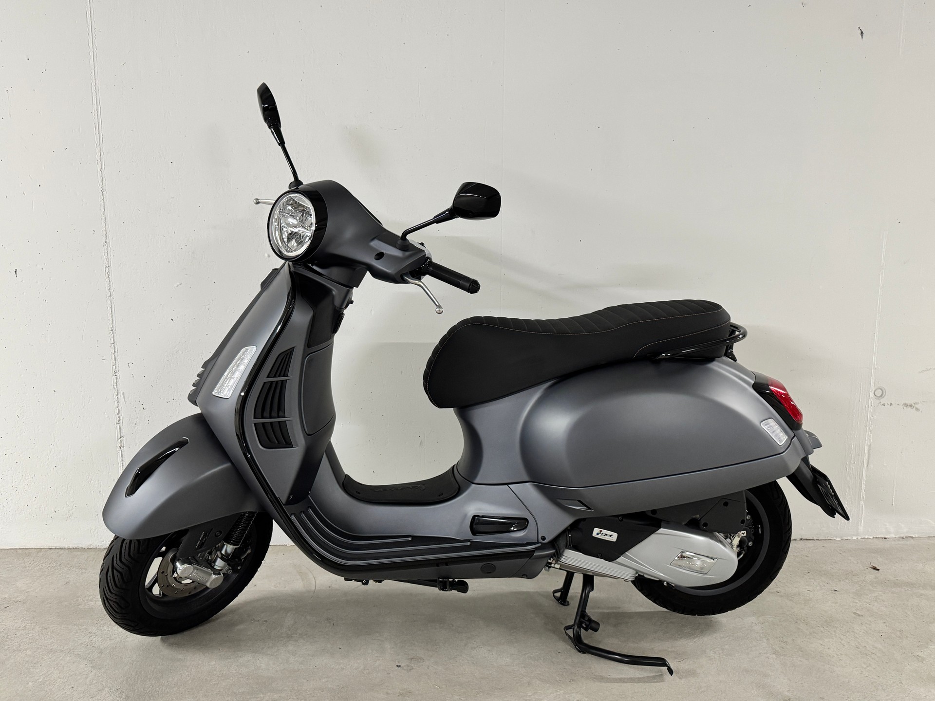 PIAGGIO Vespa GTS 125 Super Sport ABS-image-1