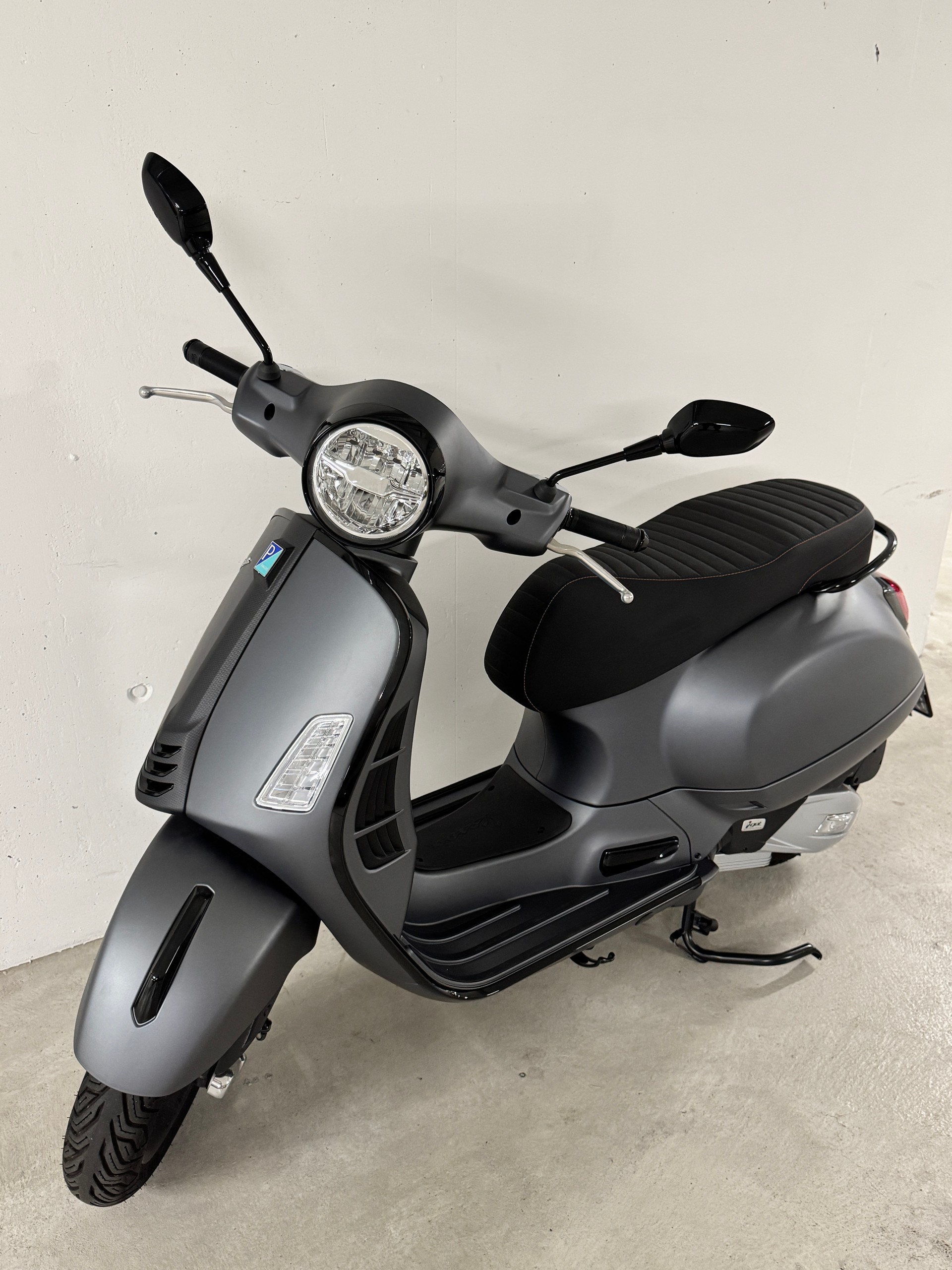 PIAGGIO Vespa GTS 125 Super Sport ABS-image-2