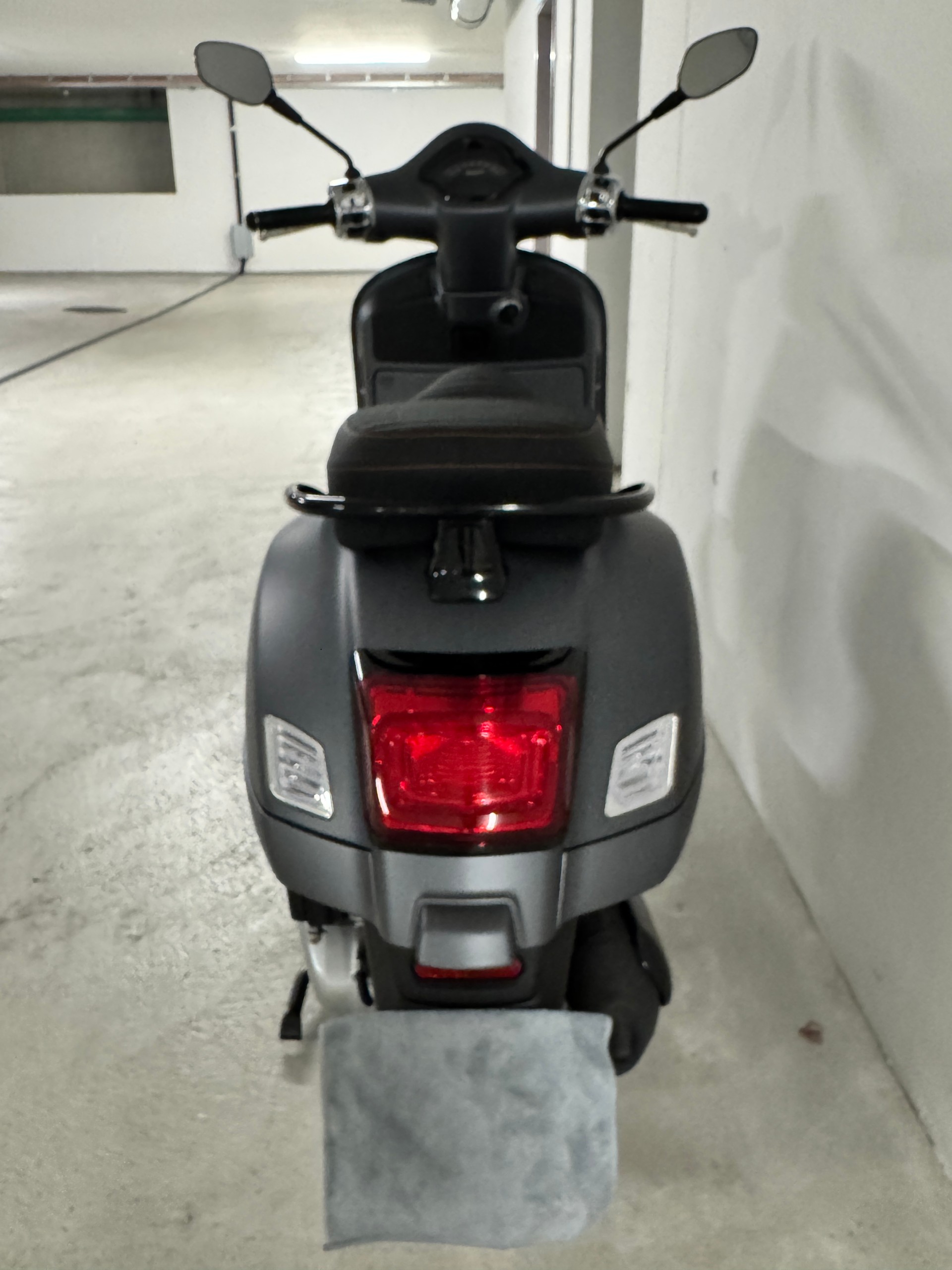 PIAGGIO Vespa GTS 125 Super Sport ABS-image-6