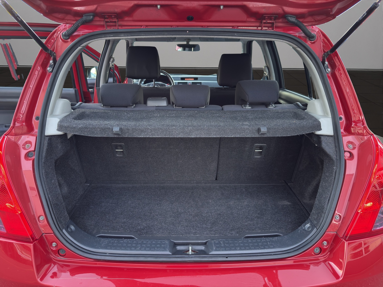 SUZUKI Swift 1.3i 16V GL-image-18