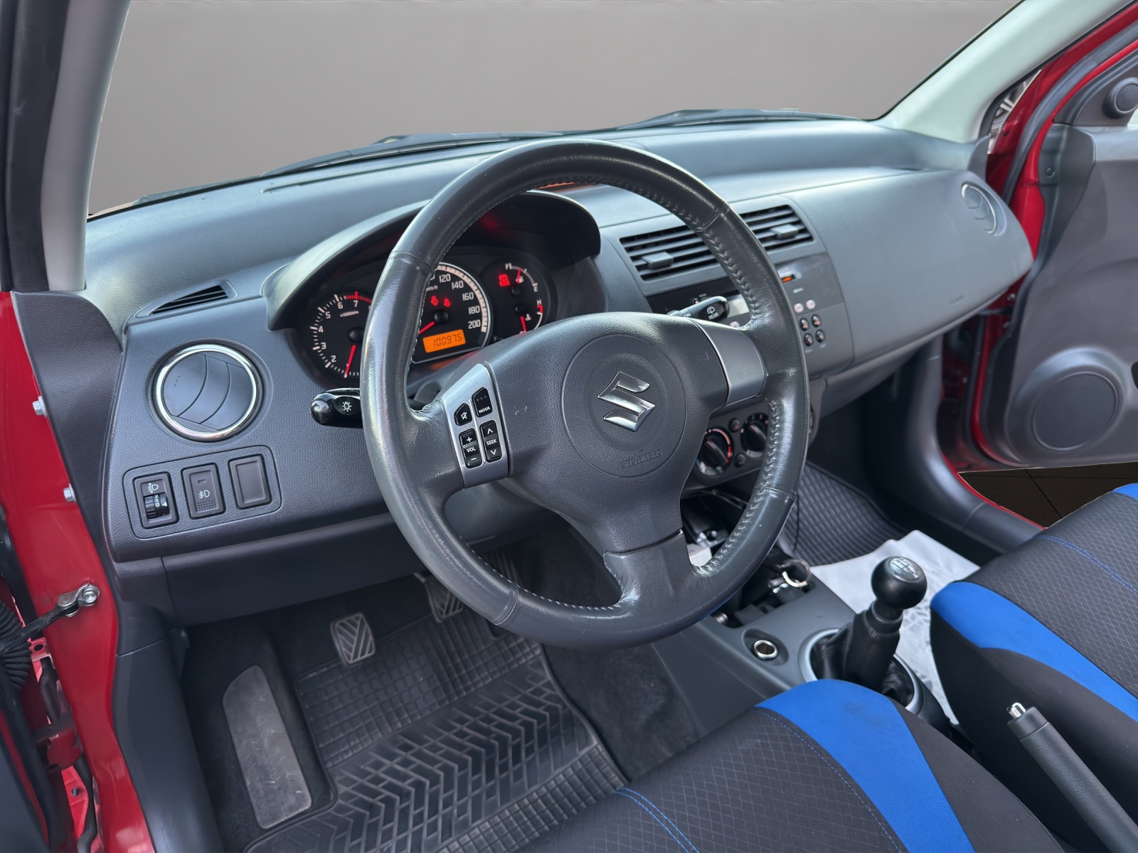 SUZUKI Swift 1.3i 16V GL-image-9