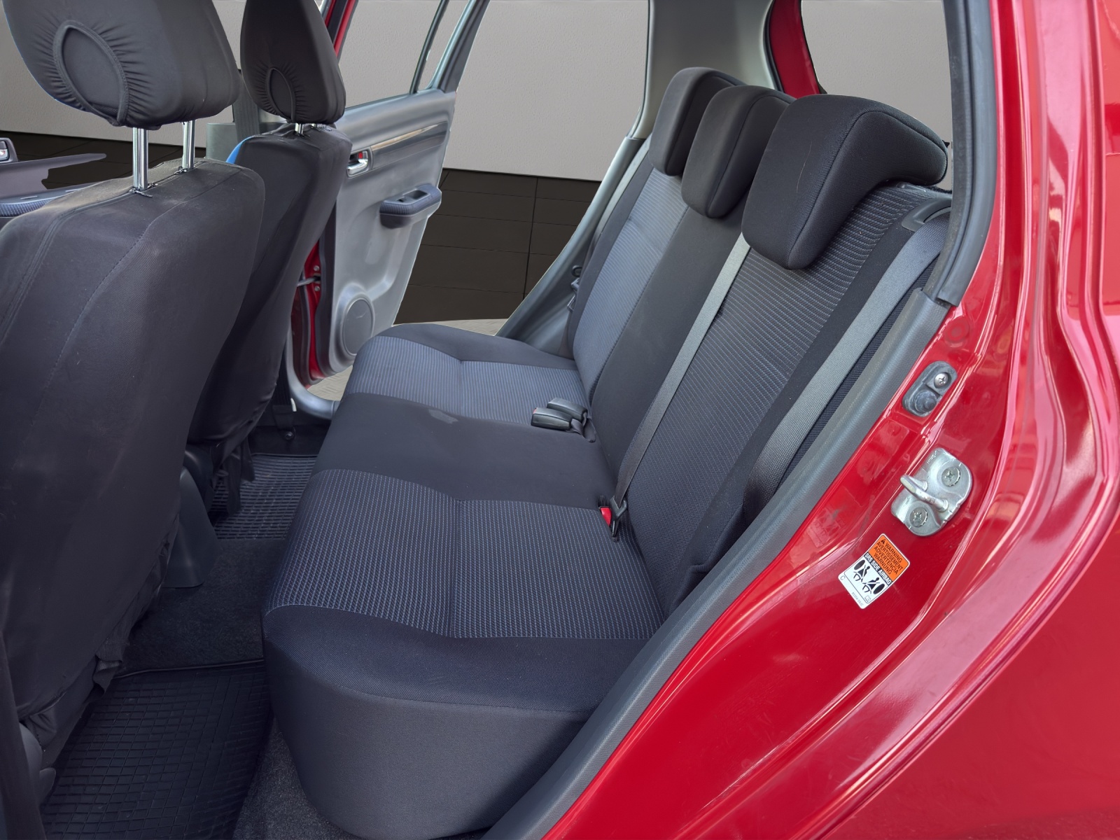 SUZUKI Swift 1.3i 16V GL-image-12
