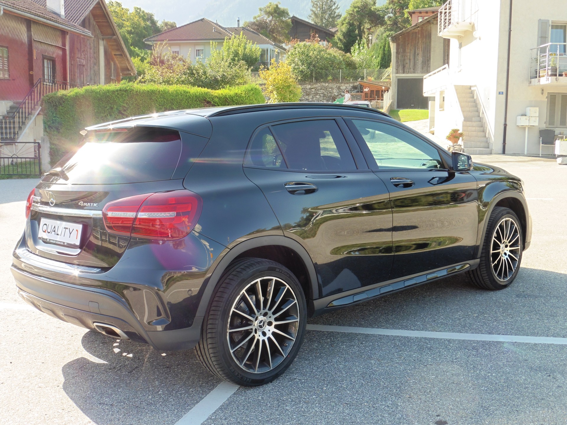 MERCEDES-BENZ GLA 250 AMG Line 4Matic 7G-DCT-image-9