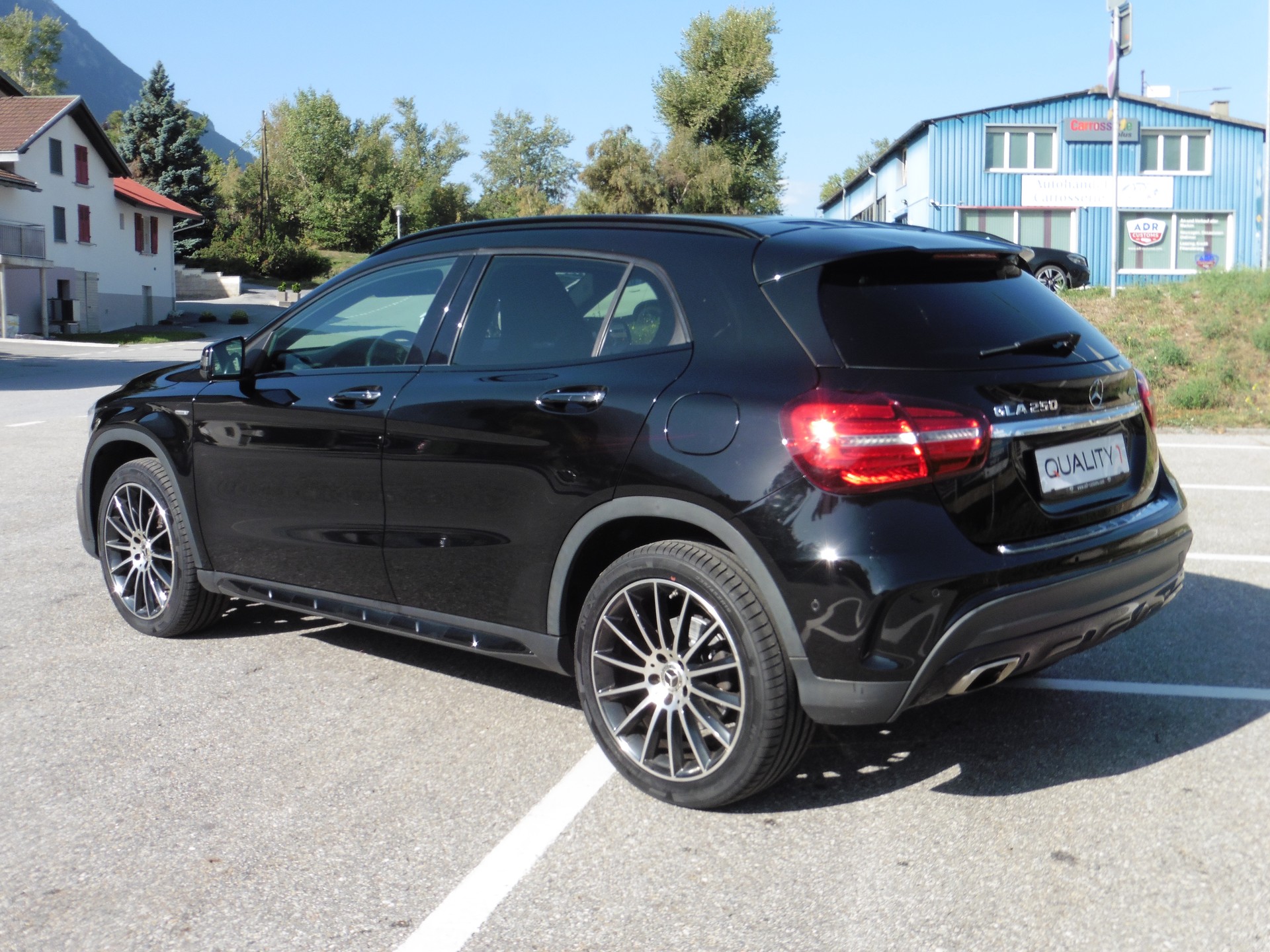 MERCEDES-BENZ GLA 250 AMG Line 4Matic 7G-DCT-image-6