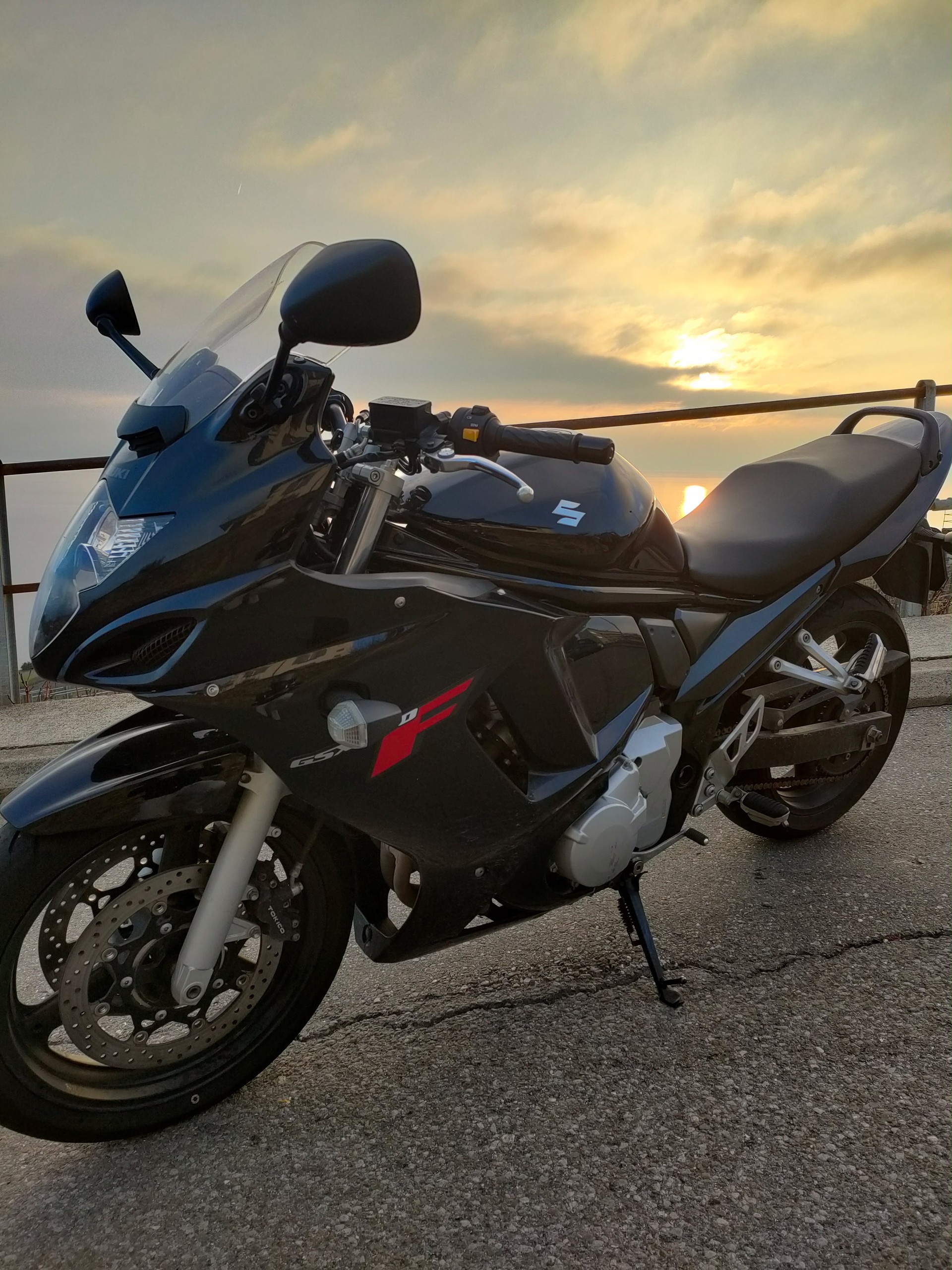 SUZUKI GSX 650 F-image-2