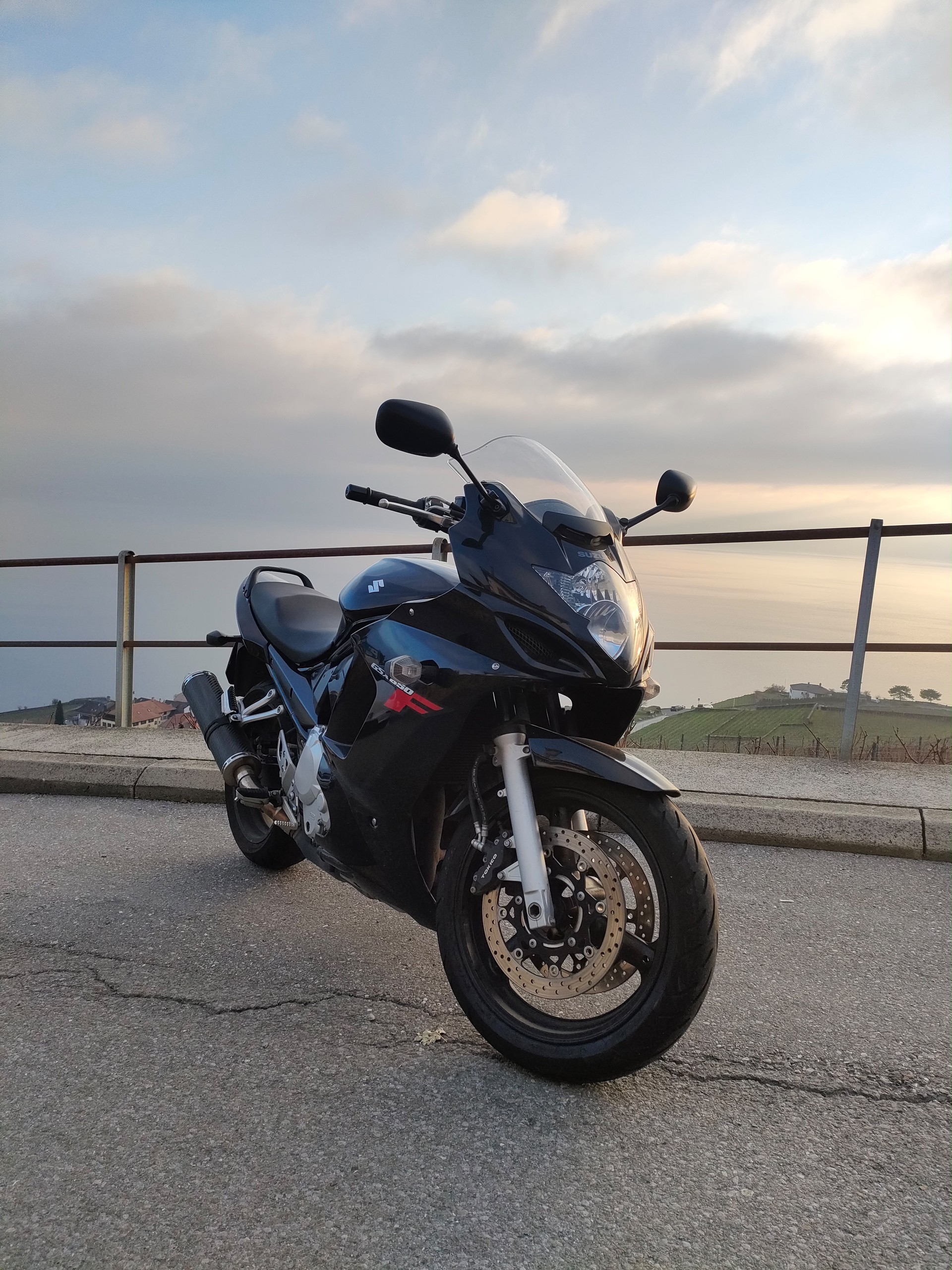 SUZUKI GSX 650 F-image-3