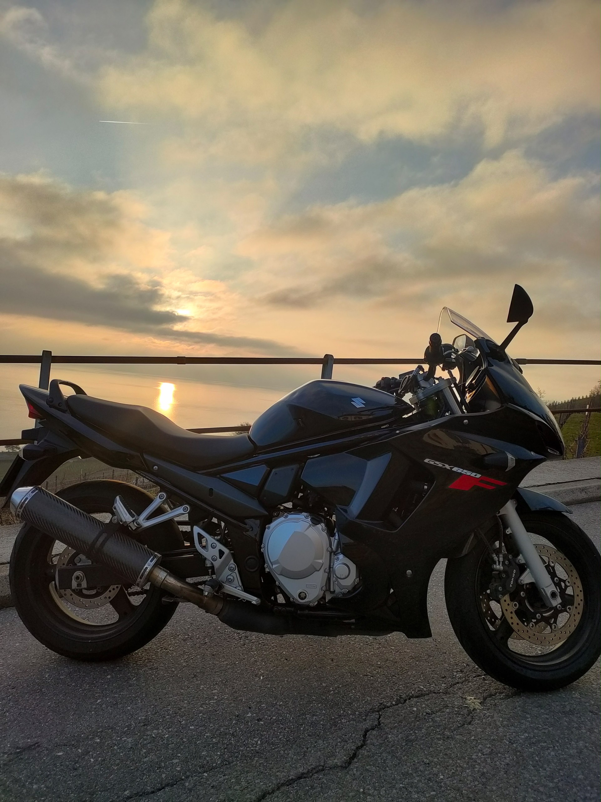 SUZUKI GSX 650 F-image-0