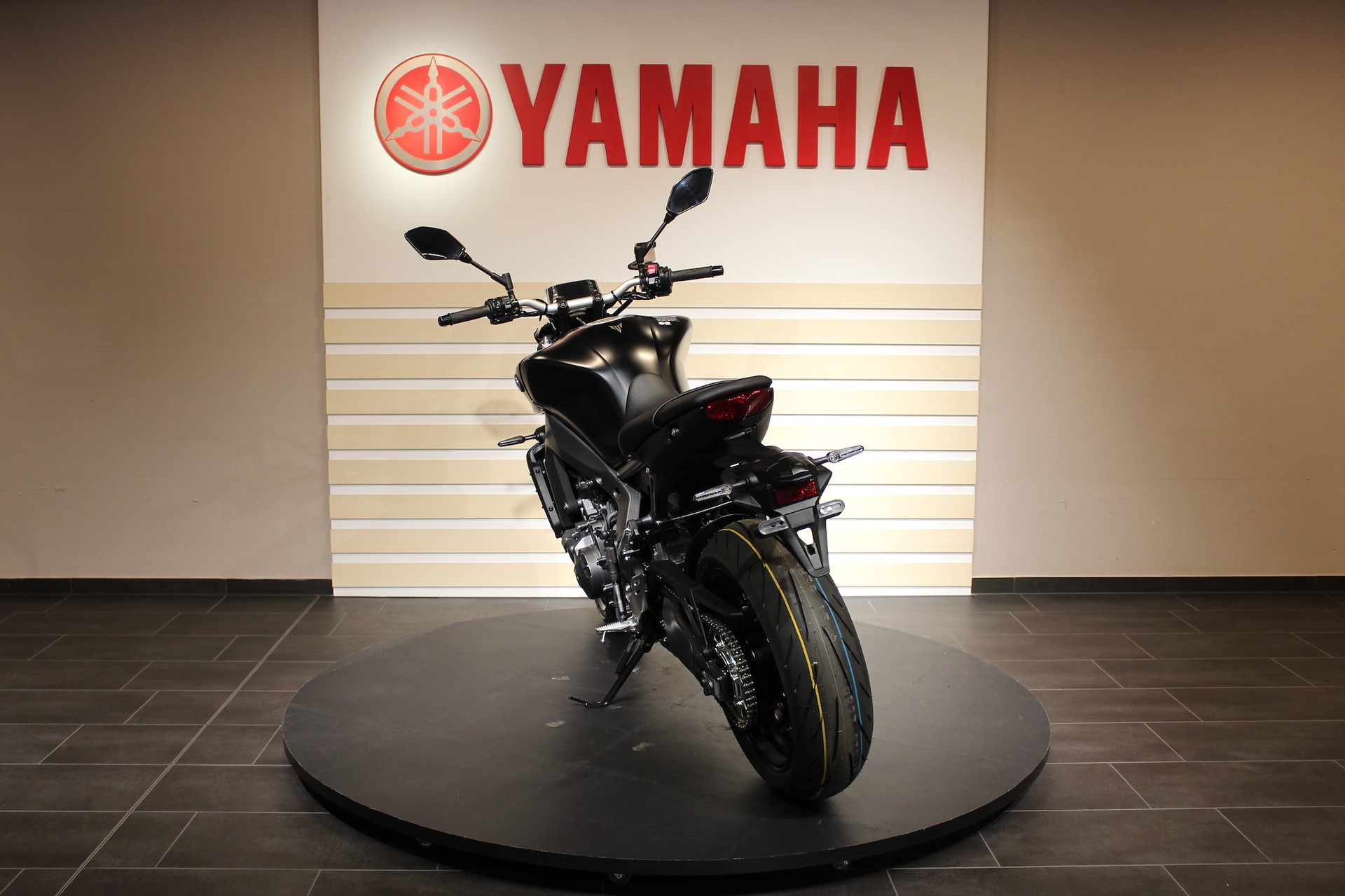 YAMAHA MT-09-image-4