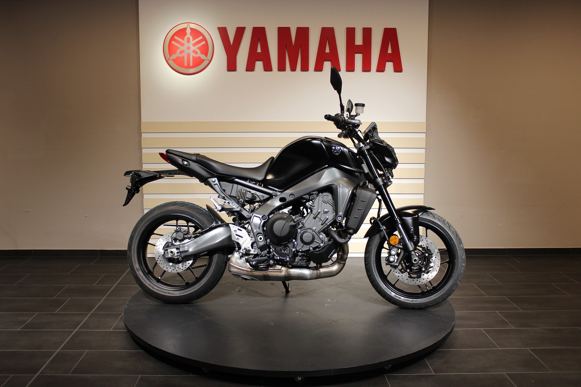 YAMAHA MT-09-image-1