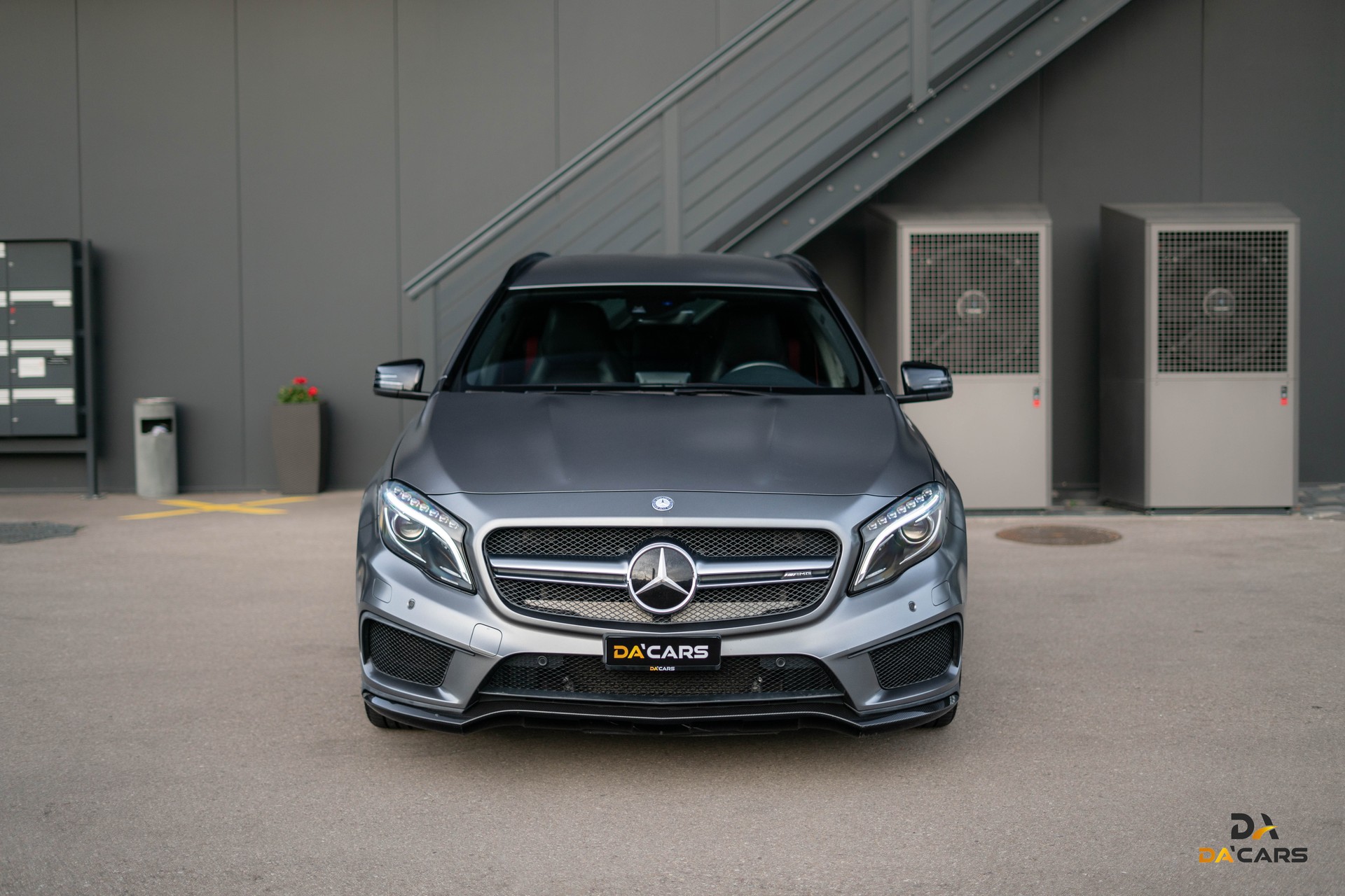 MERCEDES-BENZ GLA 45 AMG 4Matic 7G-DCT-showroom-element-1