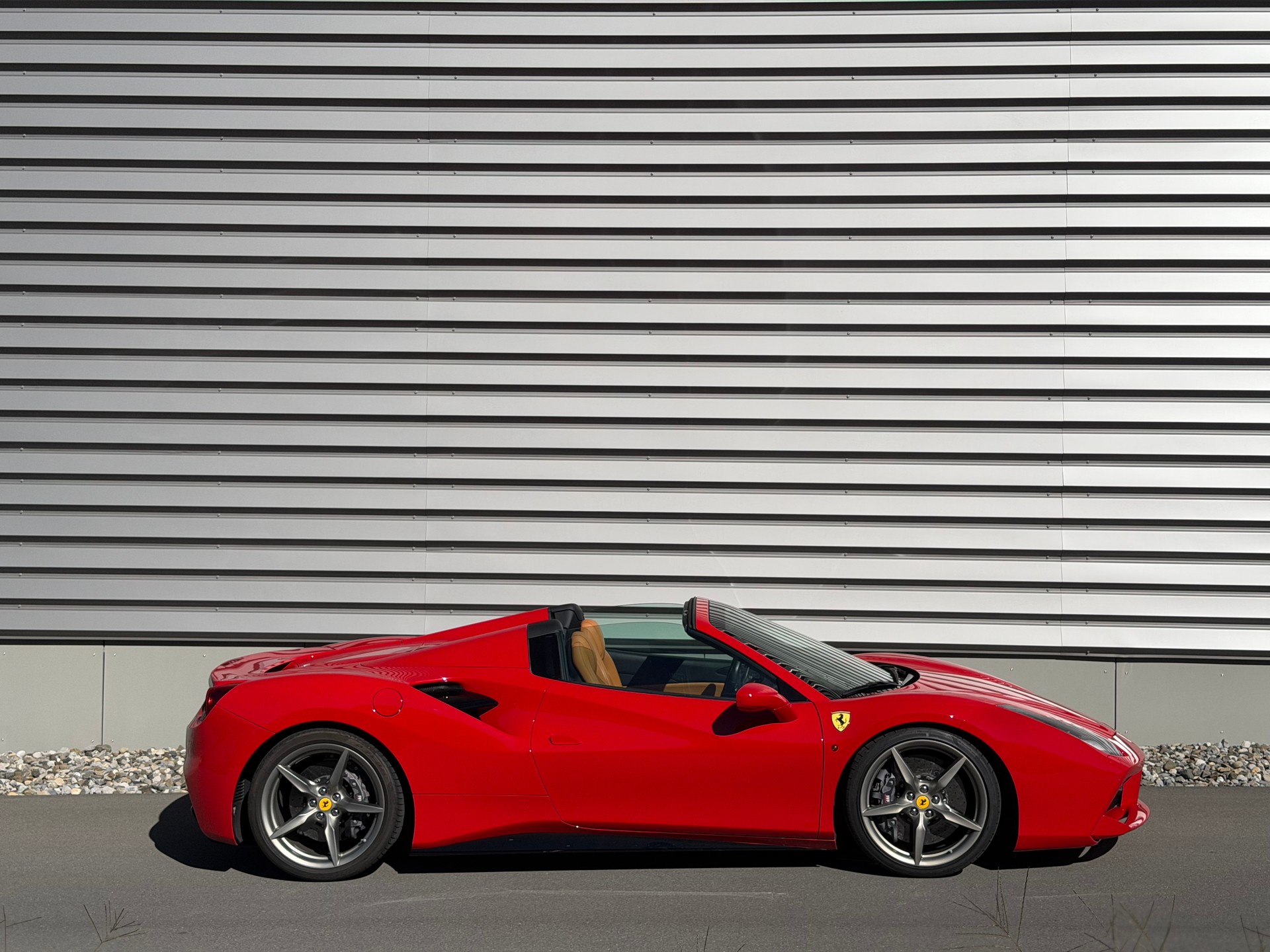 FERRARI 488 Spider 3.9 V8-showroom-element-1