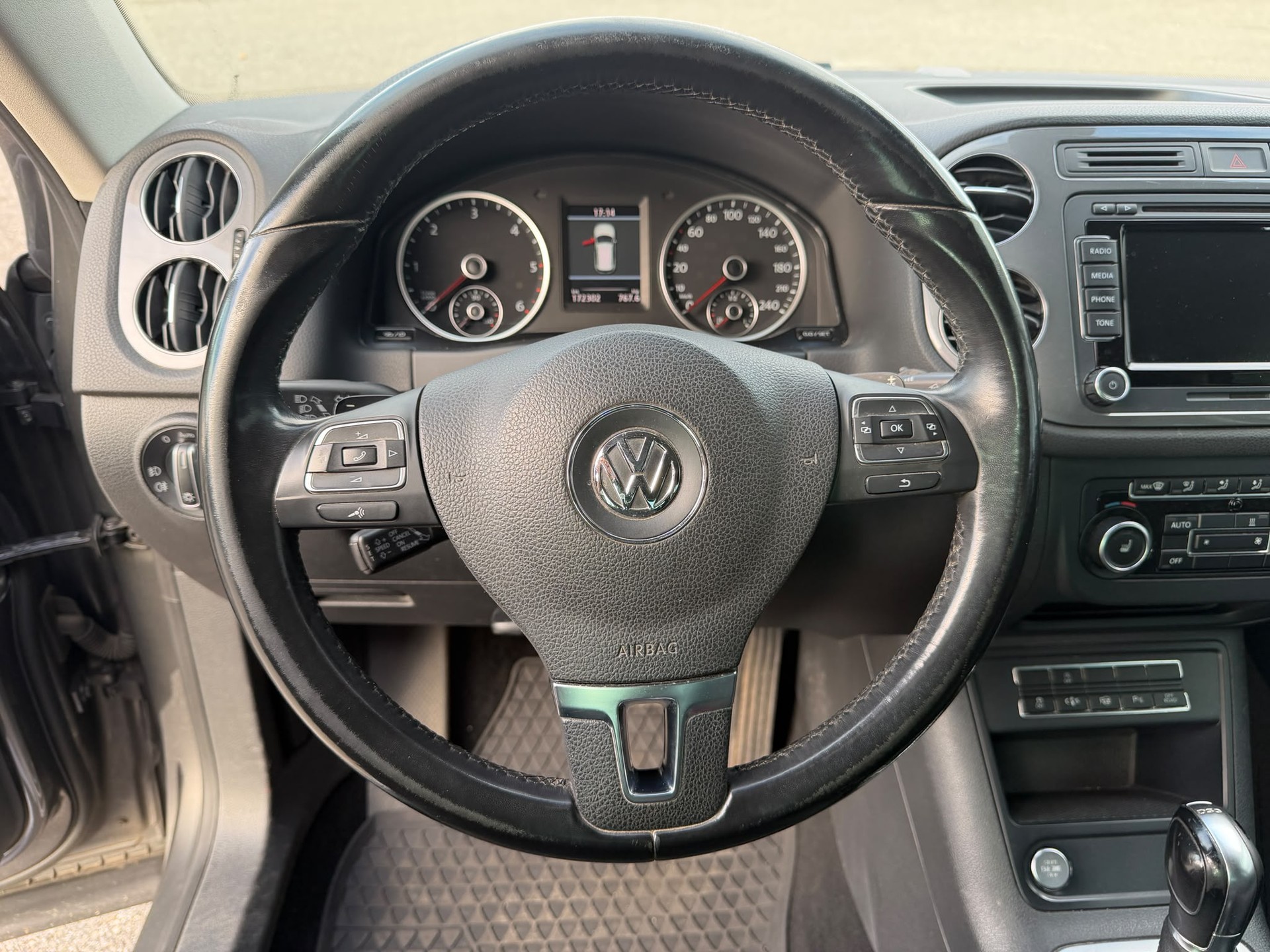 VW Tiguan 2.0 TDI BlueMotion Track&Style 4Motion DSG-image-15